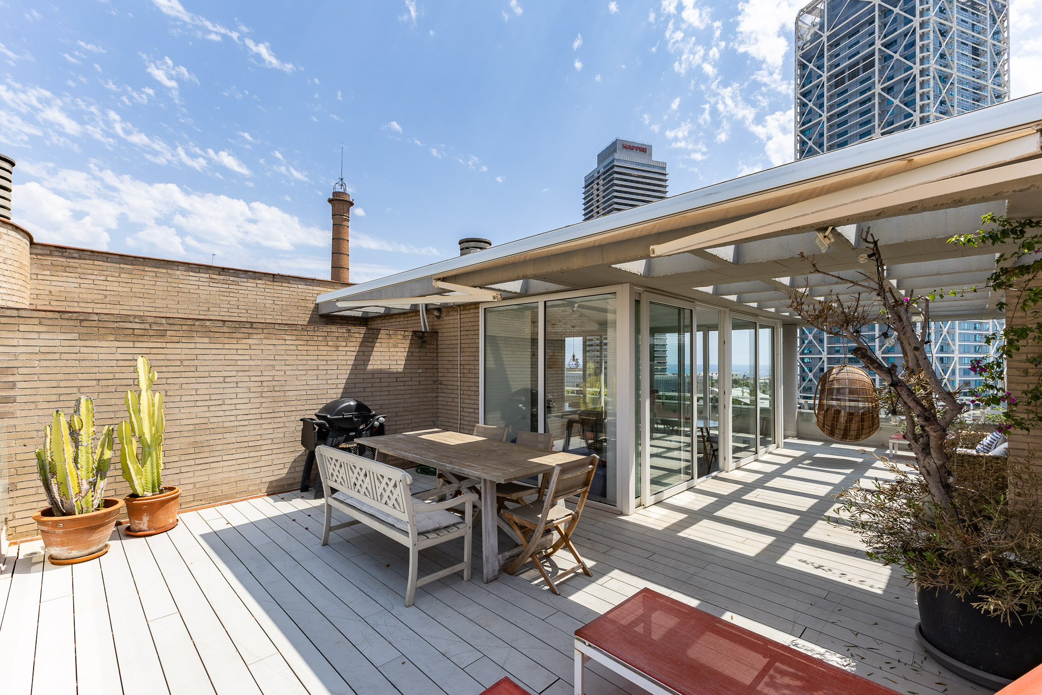 Temporary 360° duplex penthouse with sea and mountain views