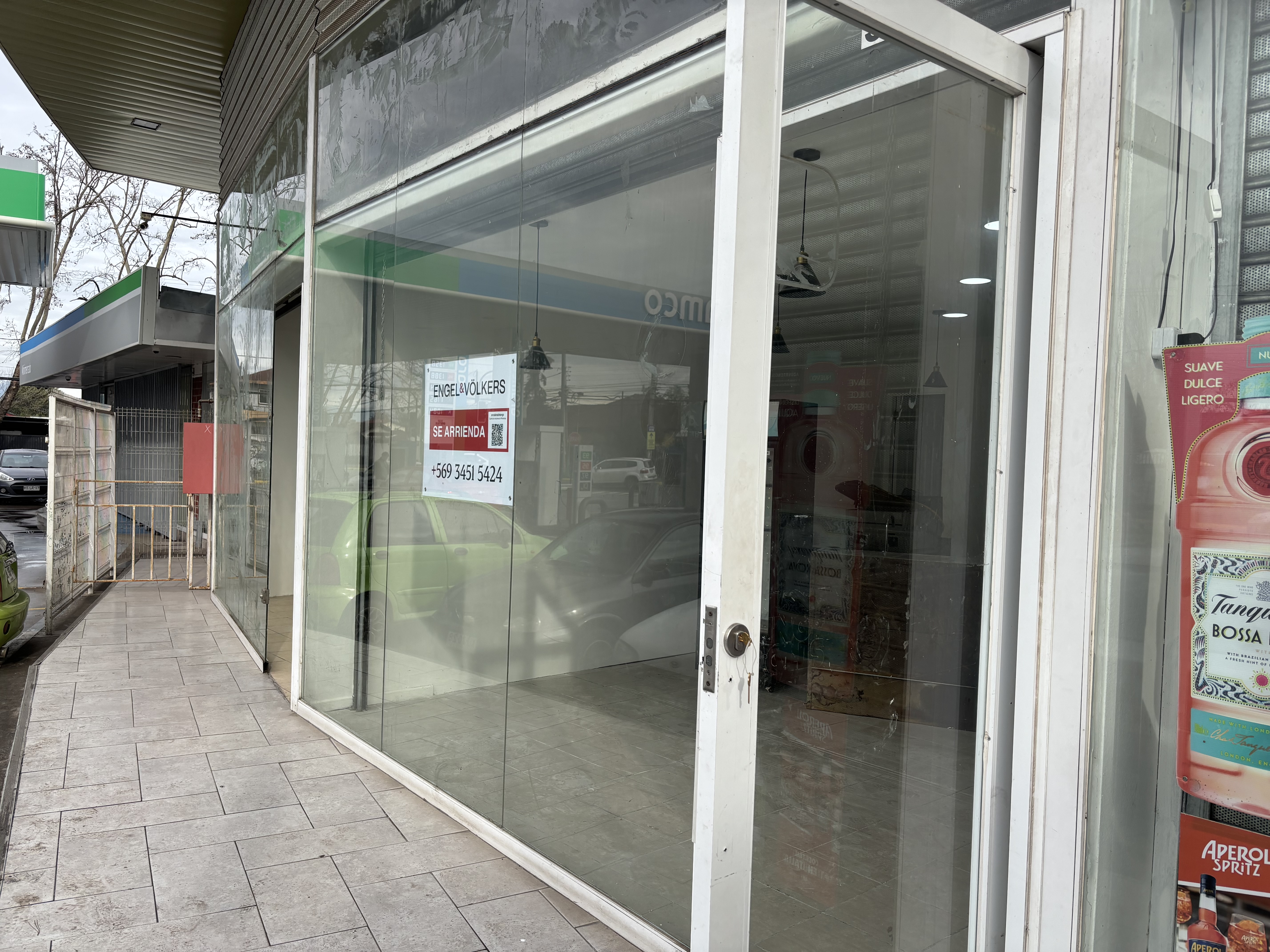 Local en arriendo, strip center Bilbao en Peñaflor