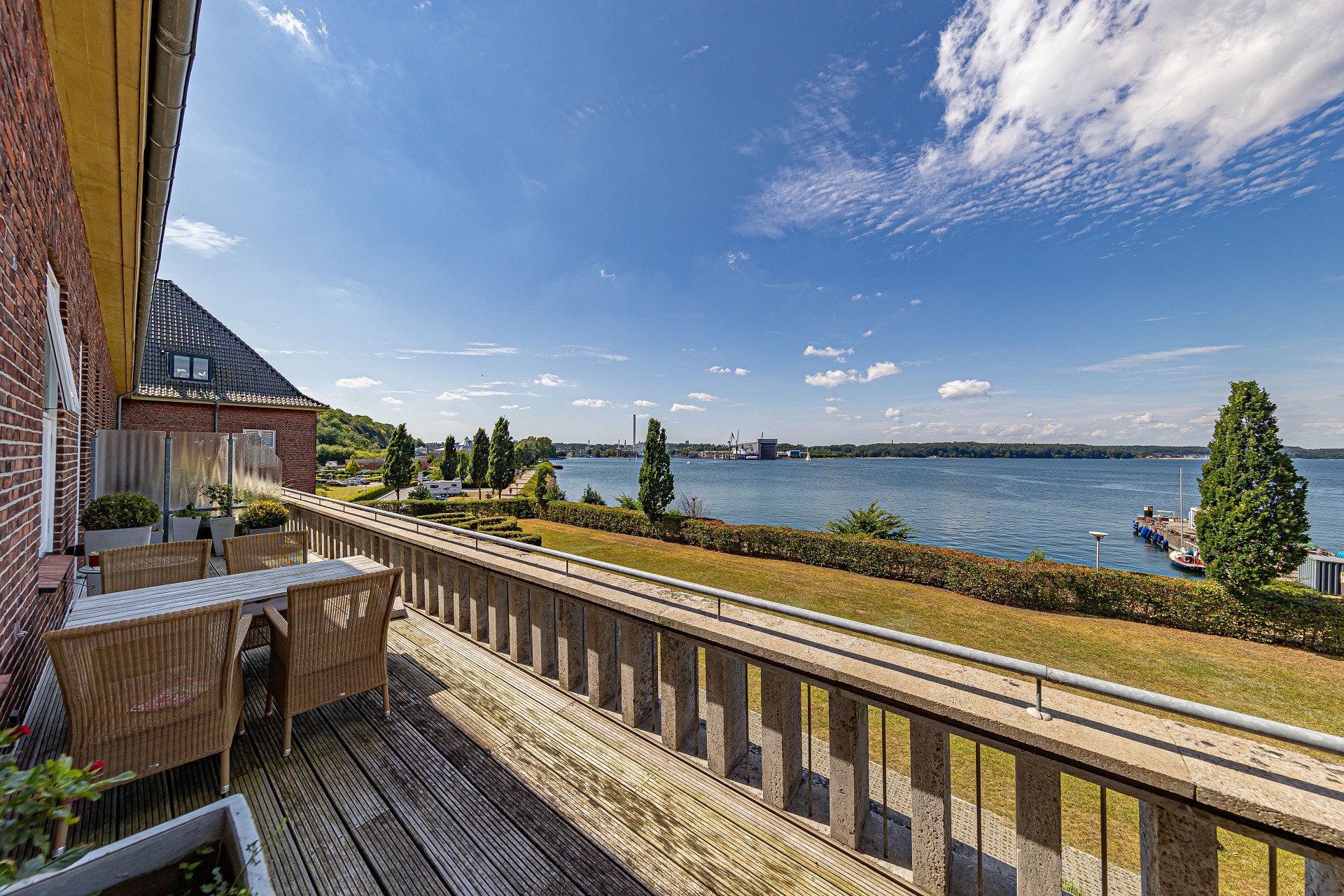 Exklusives Wohnen in erster Wasserlage – Traumwohnung mit Panoramablick über die Flensburger Förde