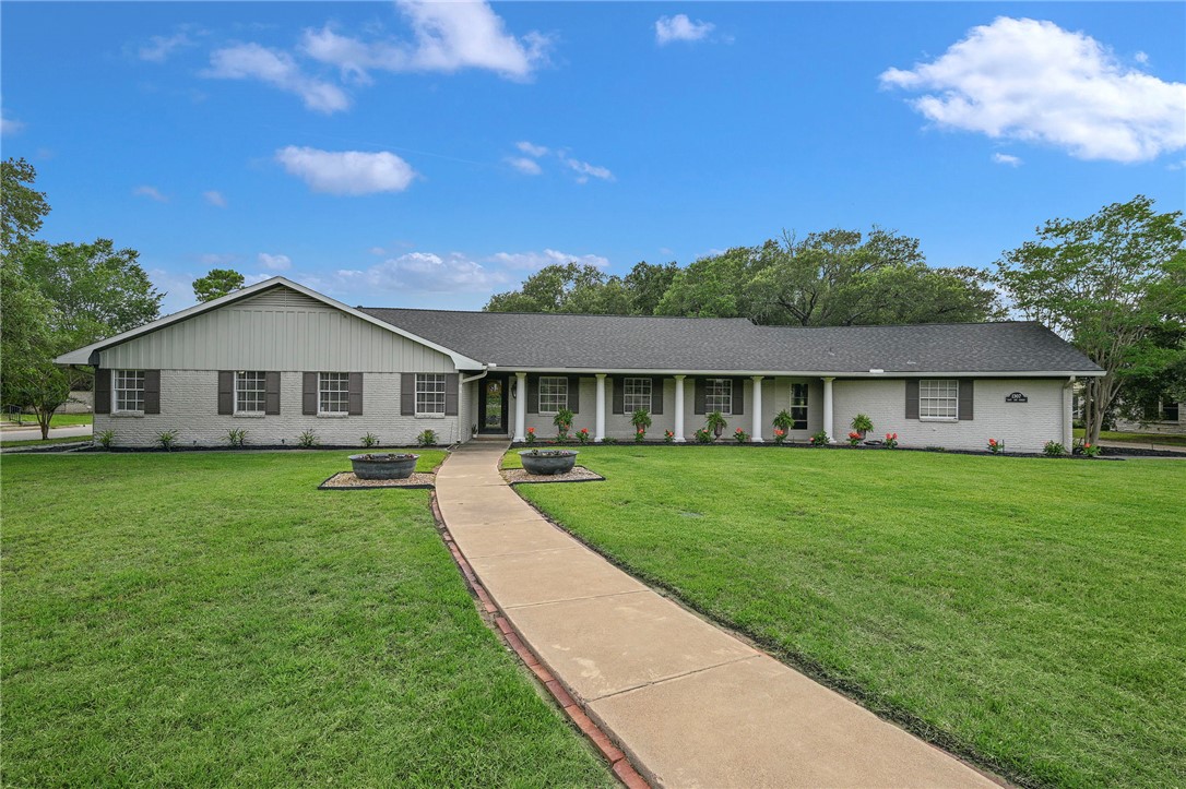 Perfect Blend of Charm, Modern Updates, and Convenience