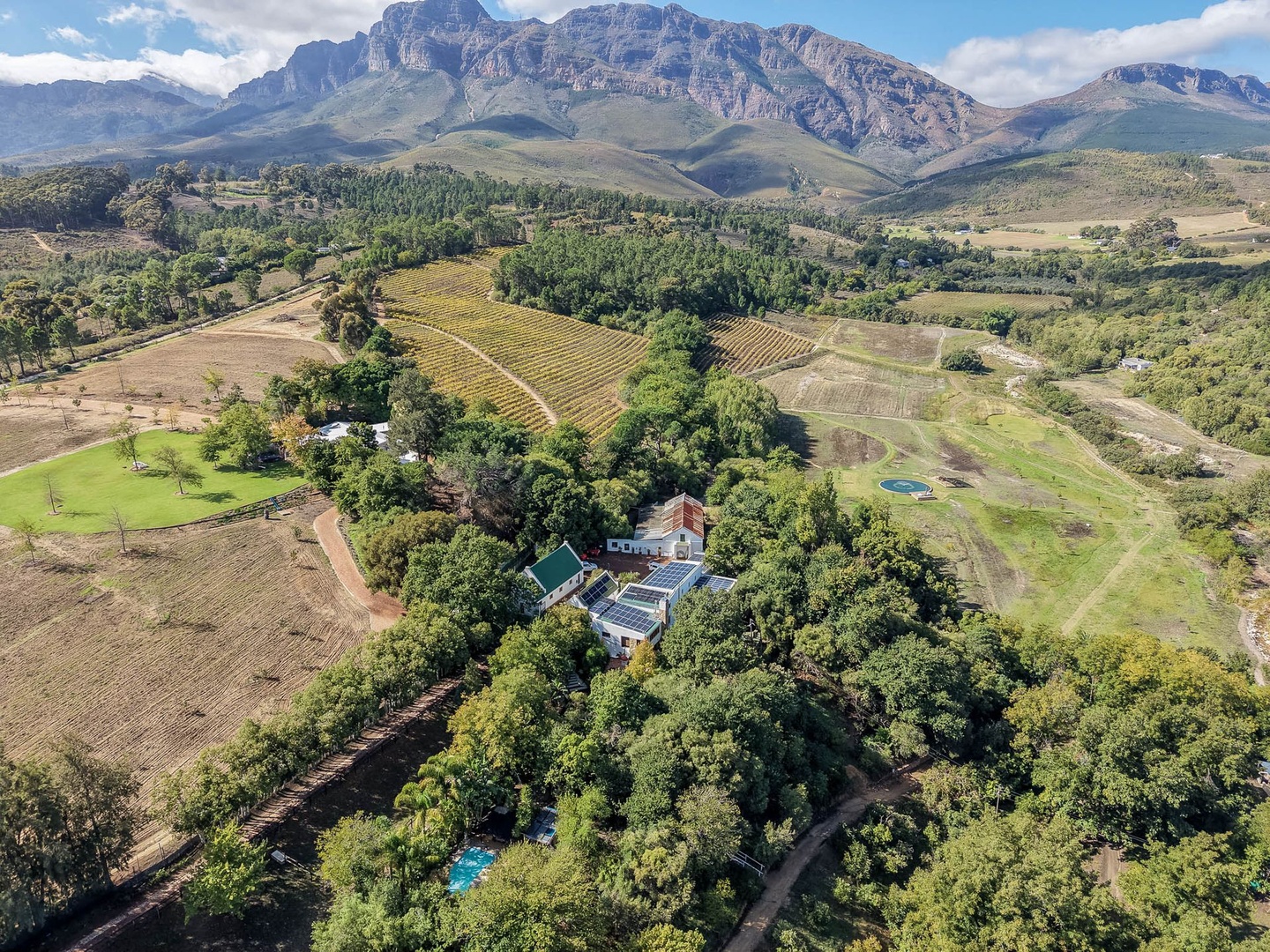 Cozy 1-Bedroom Apartment for Rent on an Off-Grid Farm
