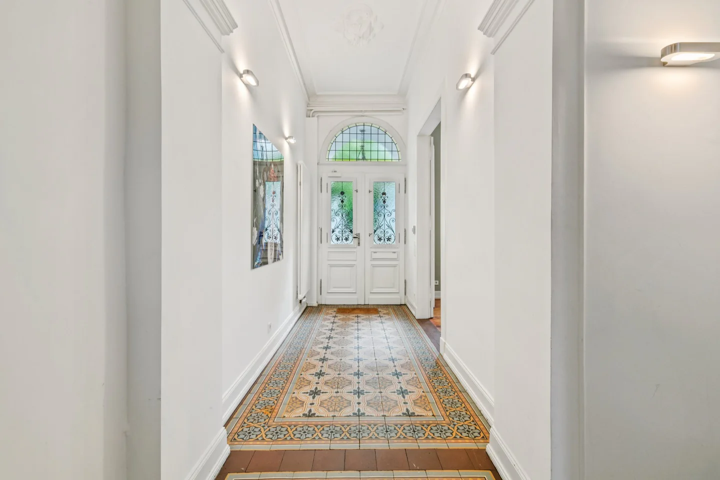 Historischer Charme trifft modernen Wohnkomfort – außergewöhnliche Stadtvilla - Photo 3