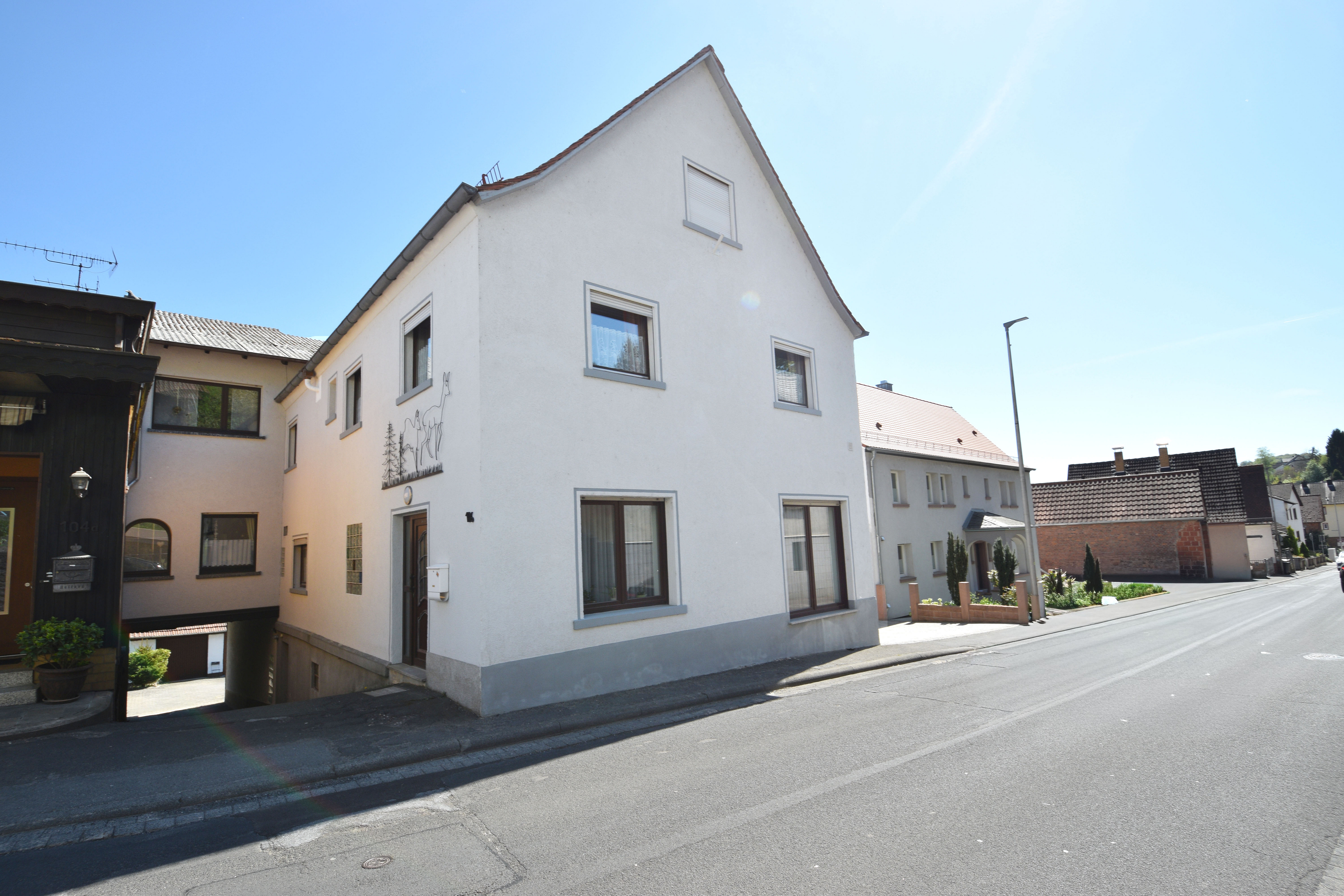 Wohnen im Grünen – Großzügiges Einfamilienhaus mit Entwicklungspotenzial!