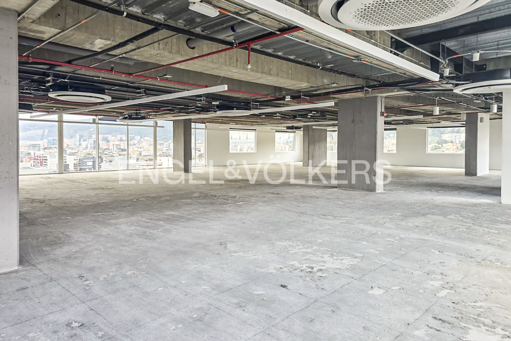 Arriendo Oficina en la 90