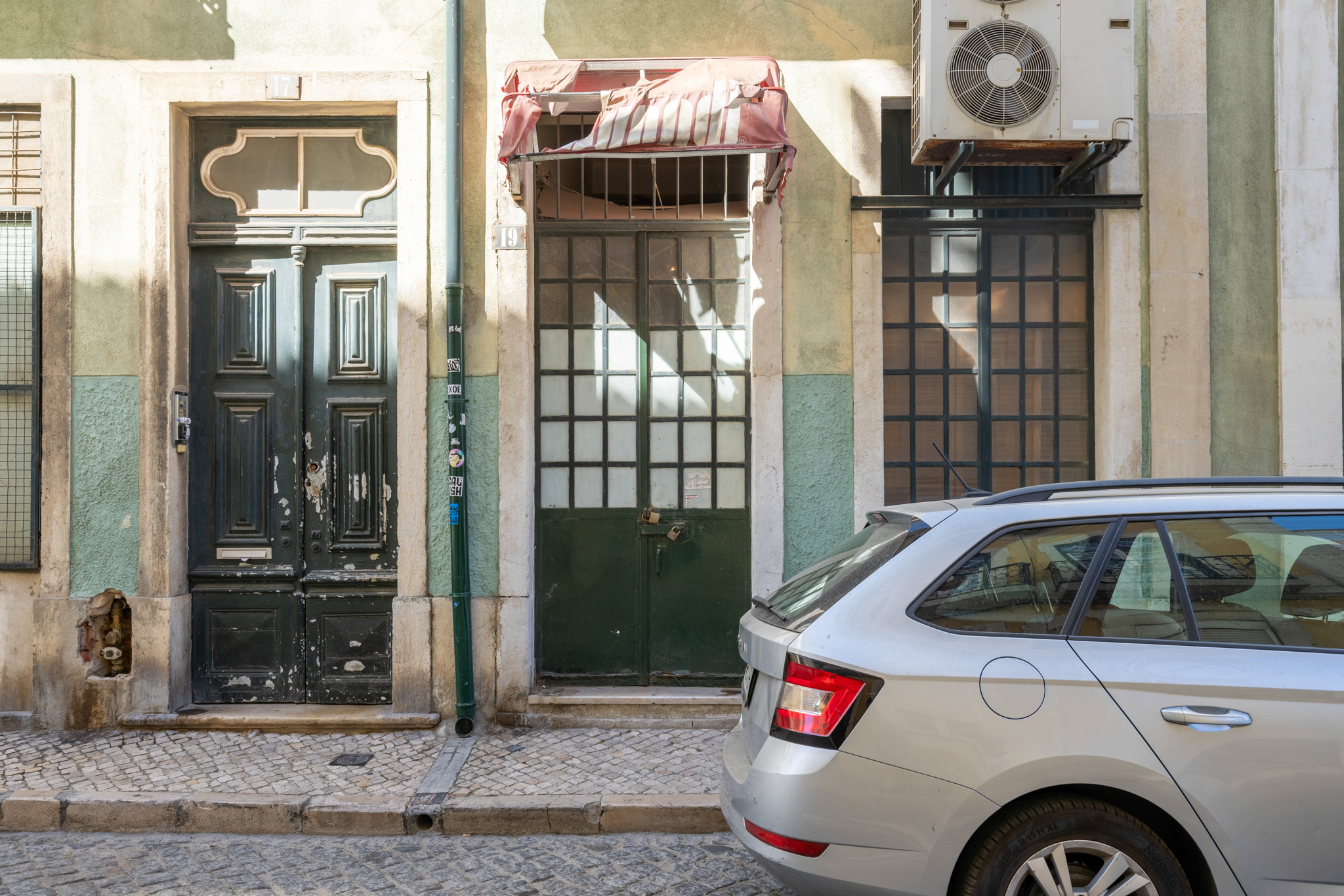 Investment Opportunity in São Vicente – Apartment and Shop