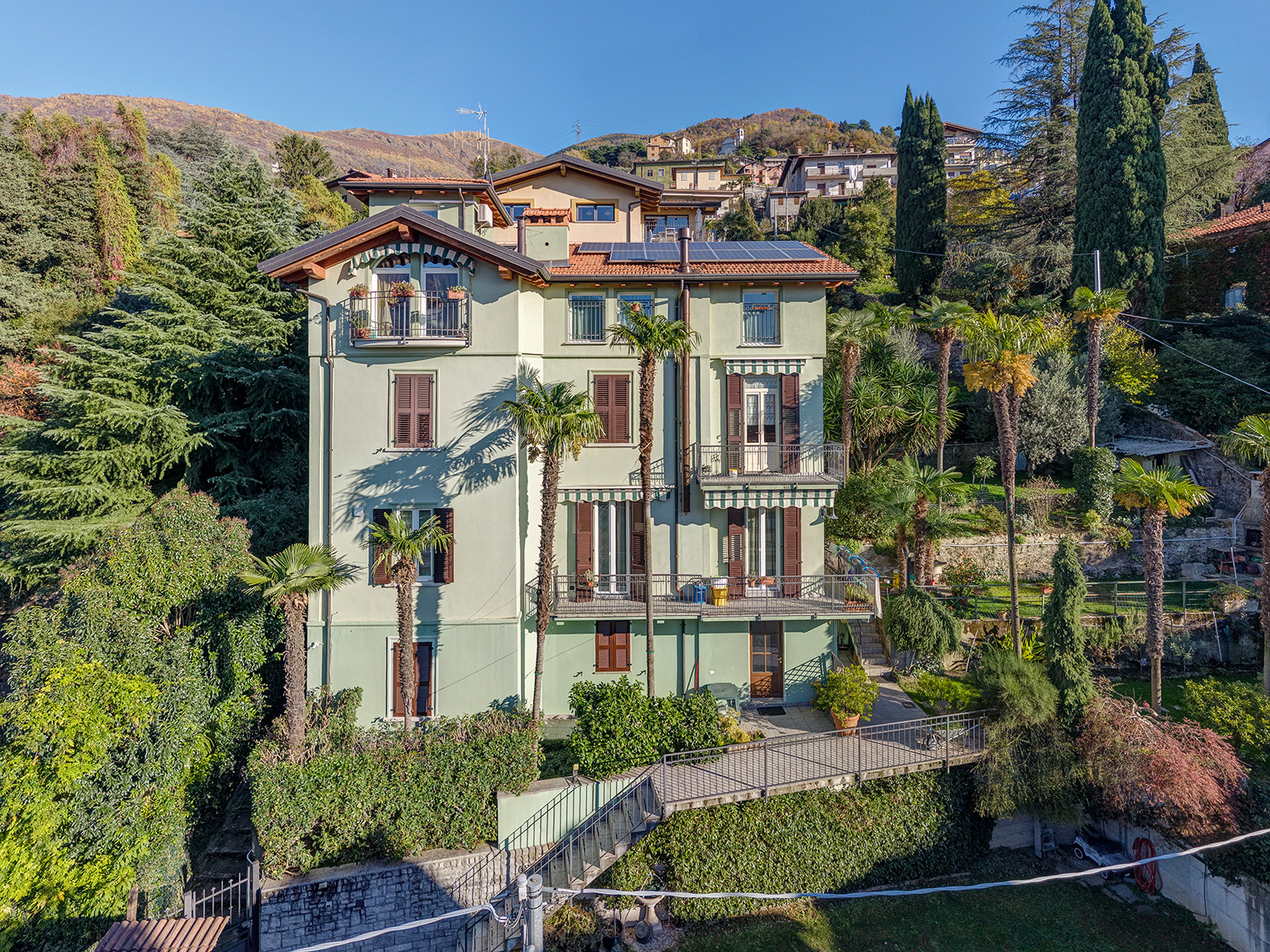 Historical villa with lake view in the centre of Bellano