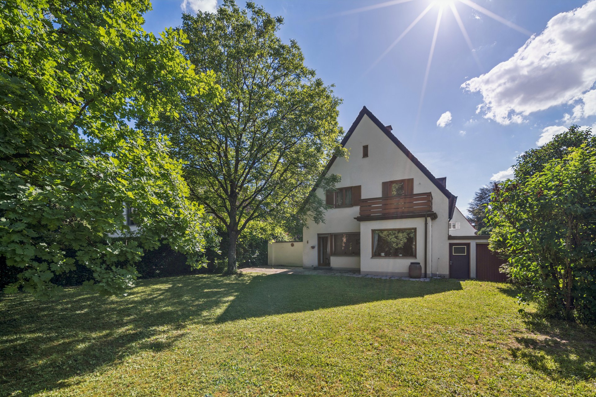 Charming single-family home with dream garden and great potential in Ramersdorf