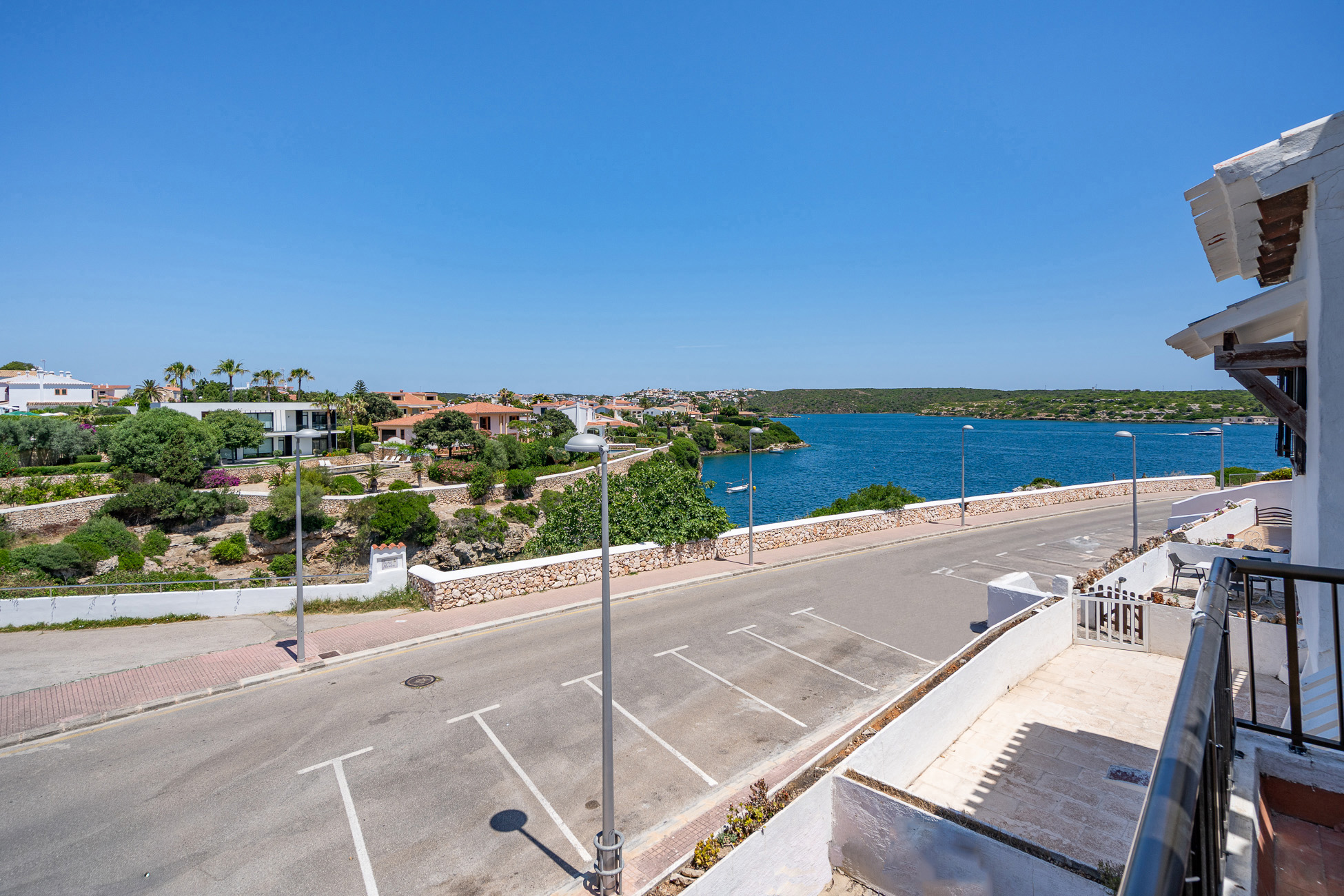 Encantador dúplex con vistas al mar en Sol del Este, Menorca