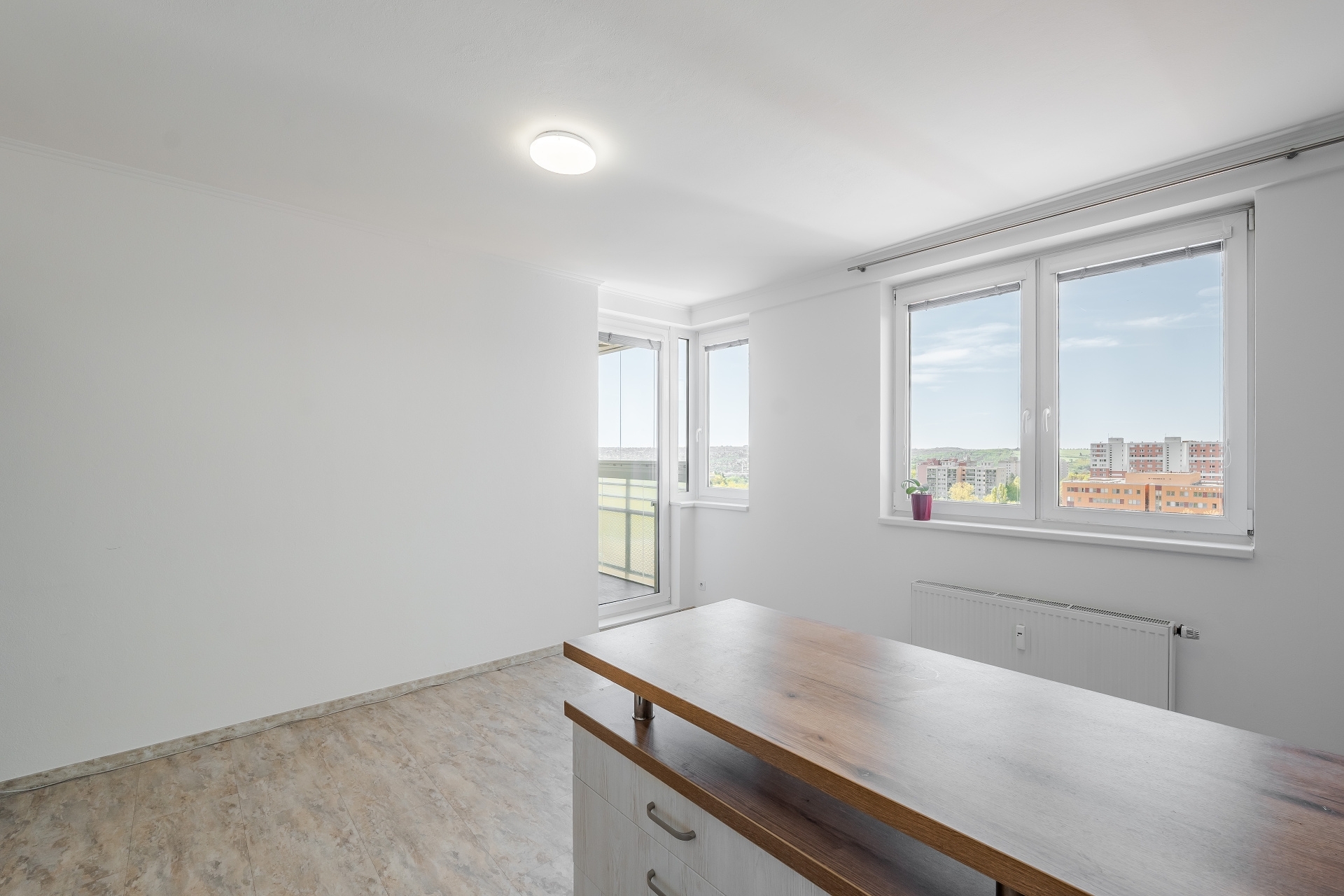 Rent of 2+kt with a loggia