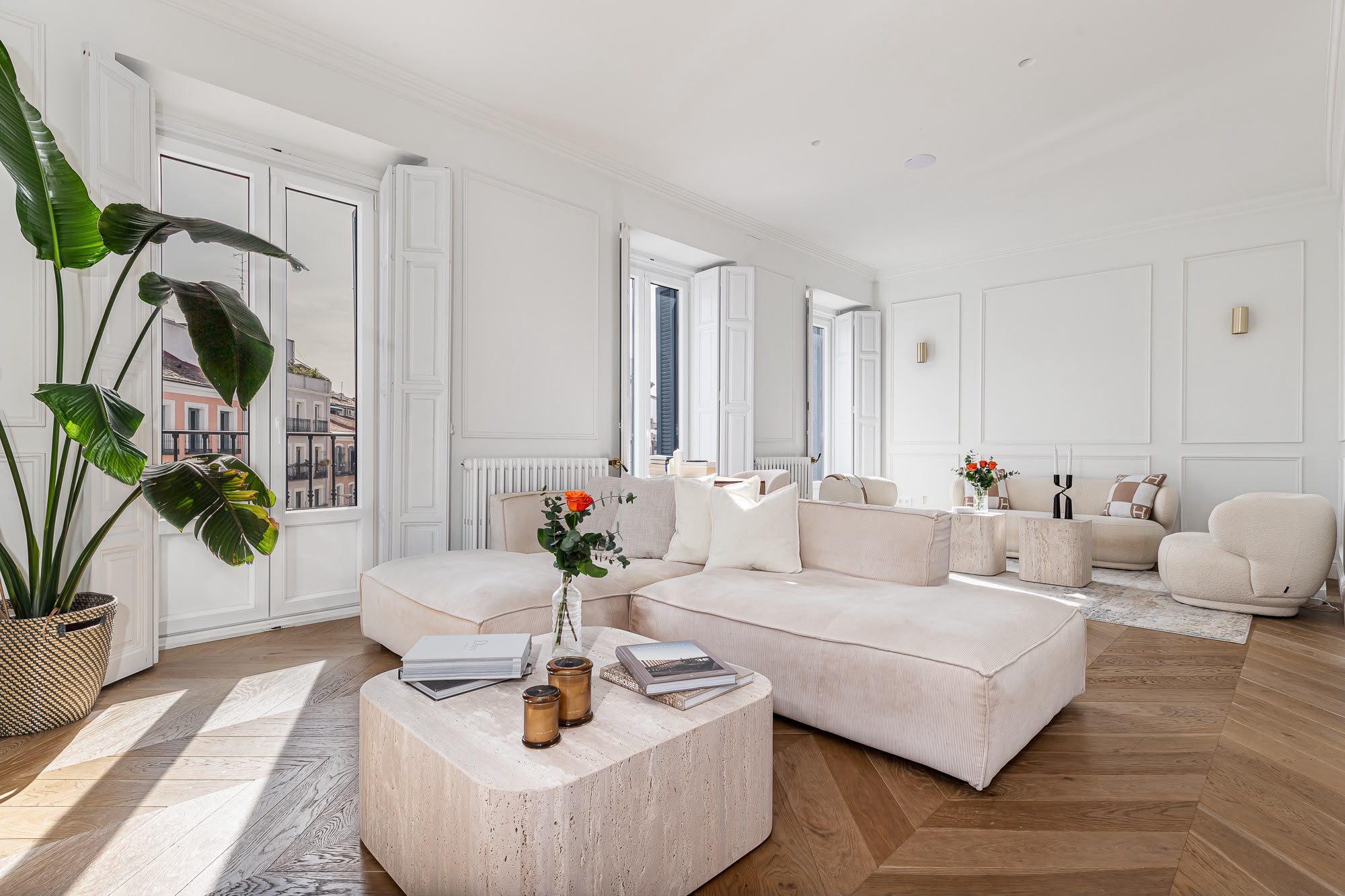 Exclusive property with a designer renovation and 3 balconies