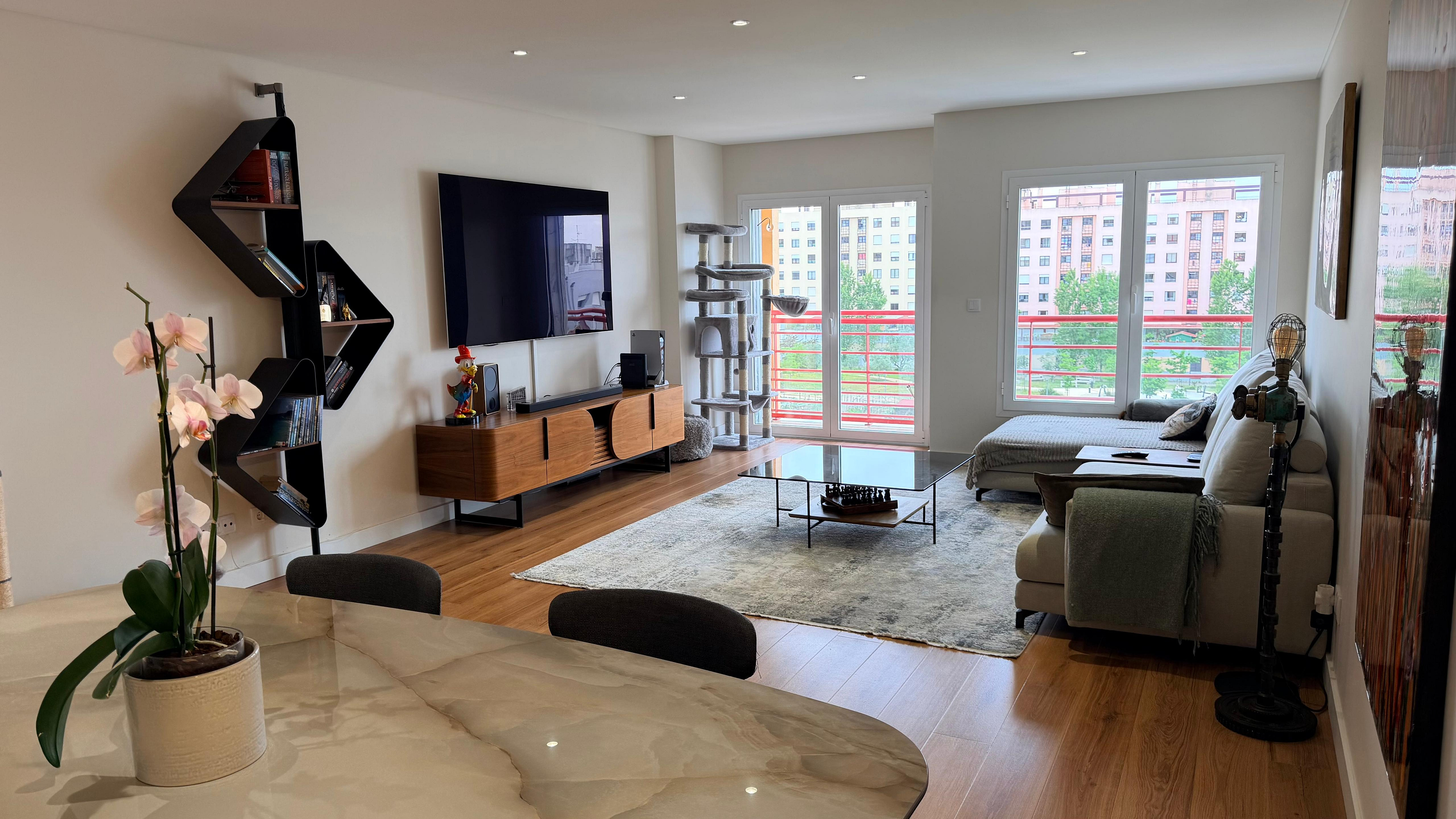 T2 com Vista desafogada em Telheiras.