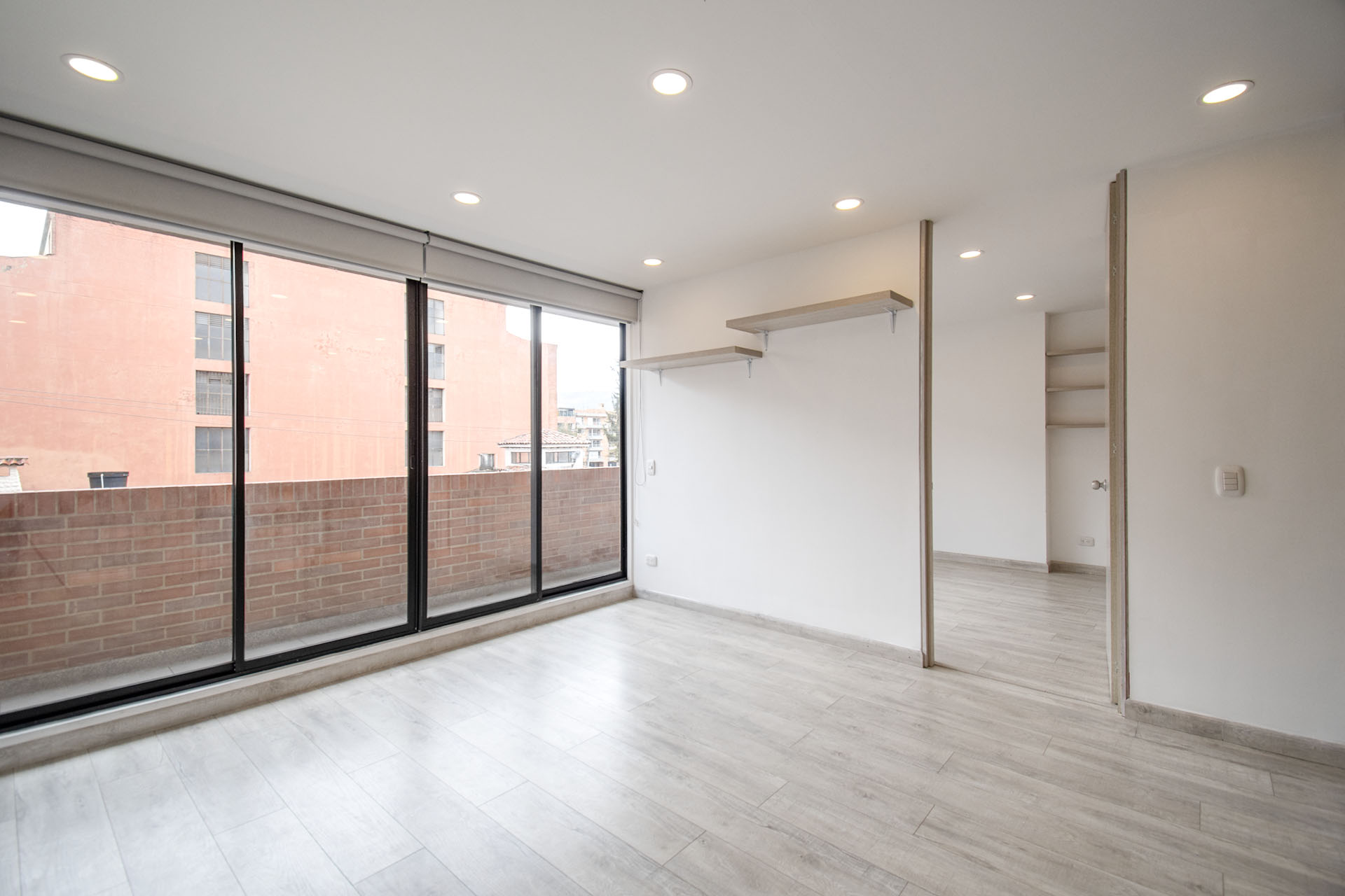 Moderno apartamento con balcón para venta Santa Bárbara