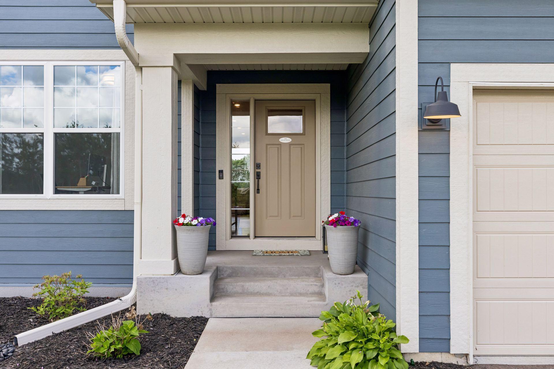 Executive Custom 4-BR: Walkout & 3-Season Porch