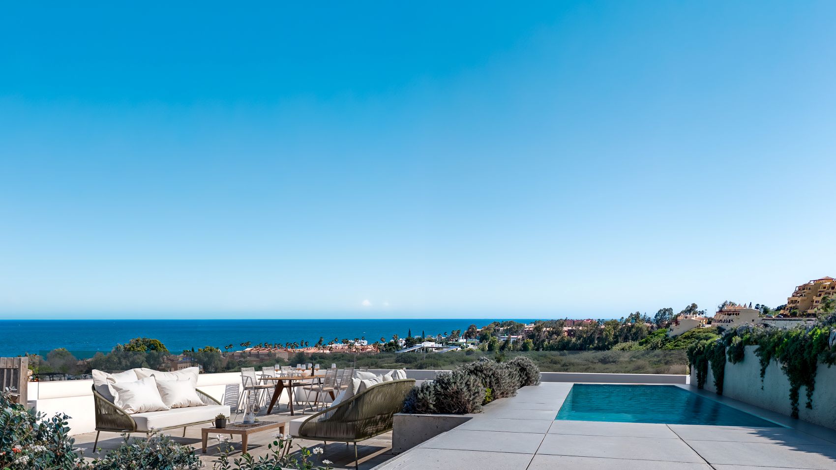 Attraktiv preisgünstiges neues Penthouse mit 2 Schlafzimmern und privatem Pool in Manilva