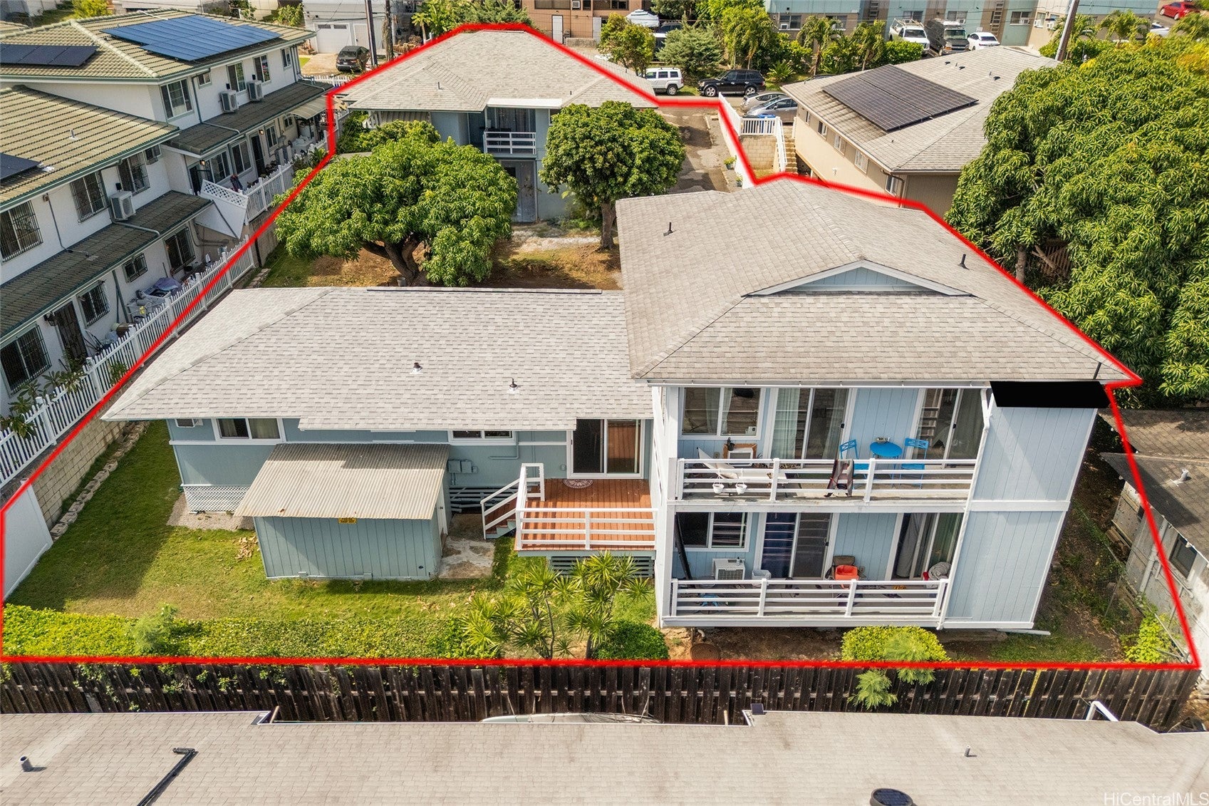 Extended family or investment: 2 dwellings in lower Manoa!