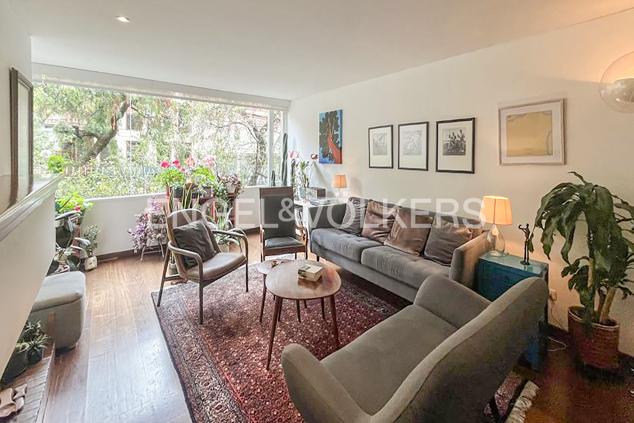 Apartamento con vista verde para venta en Rosales Bajo