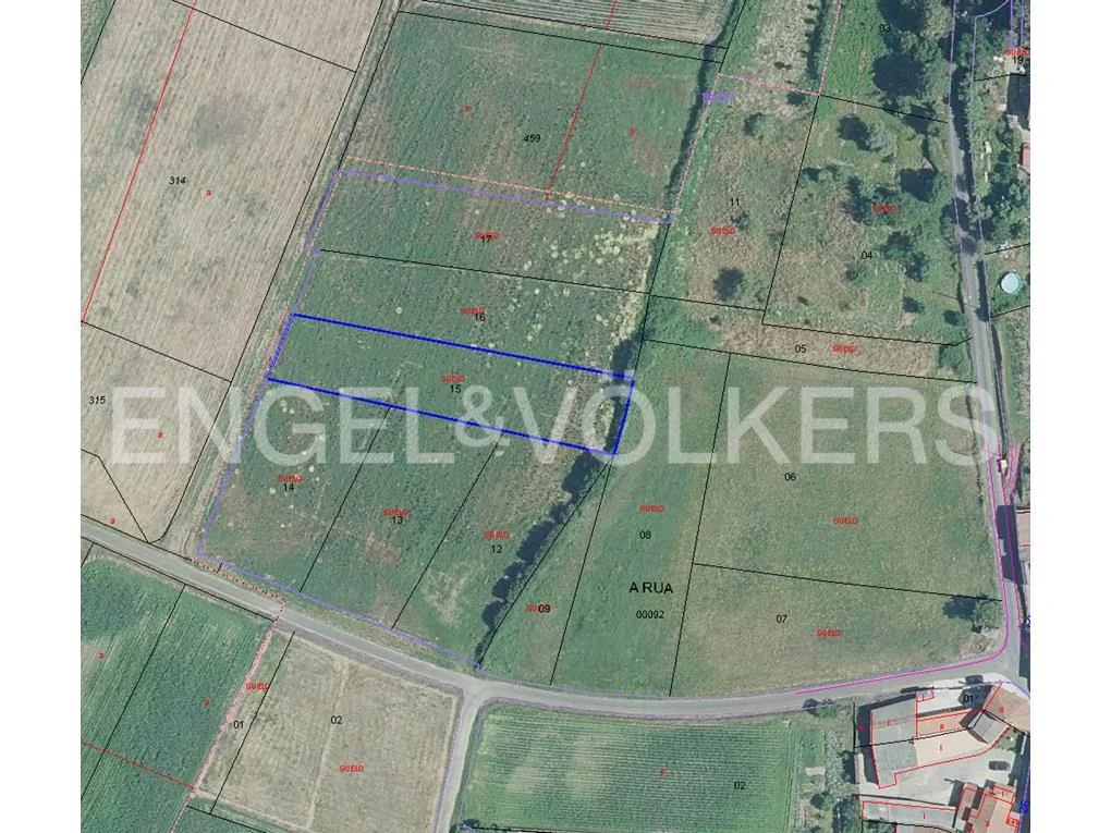 Engel&Völkers sells this 1410m2 plot of urban land in Lugar de San Mamede de Piñeiro-AMES