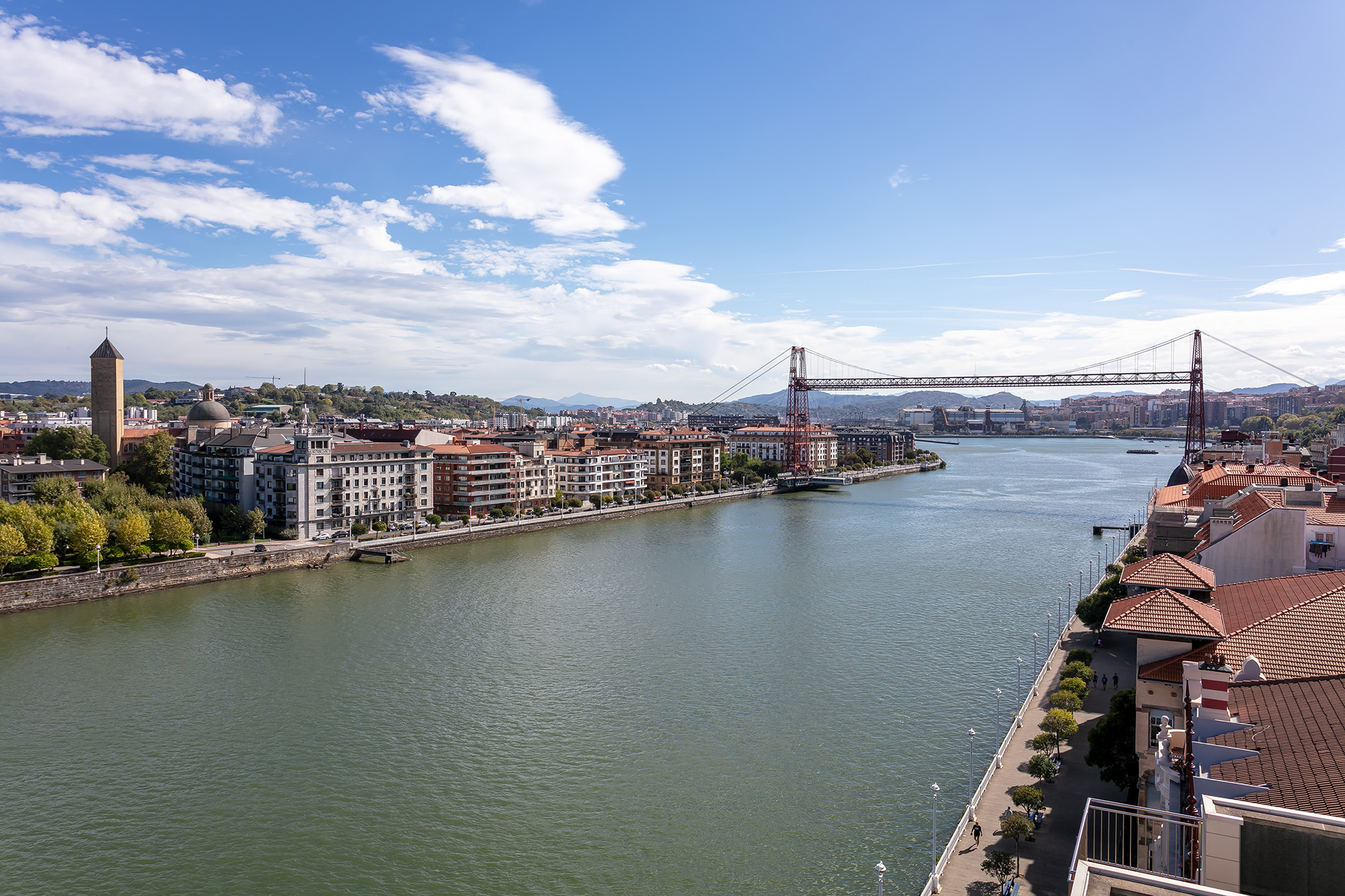 Exclusive duplex with 120 m² terrace and endless views of the Suspension Bridge