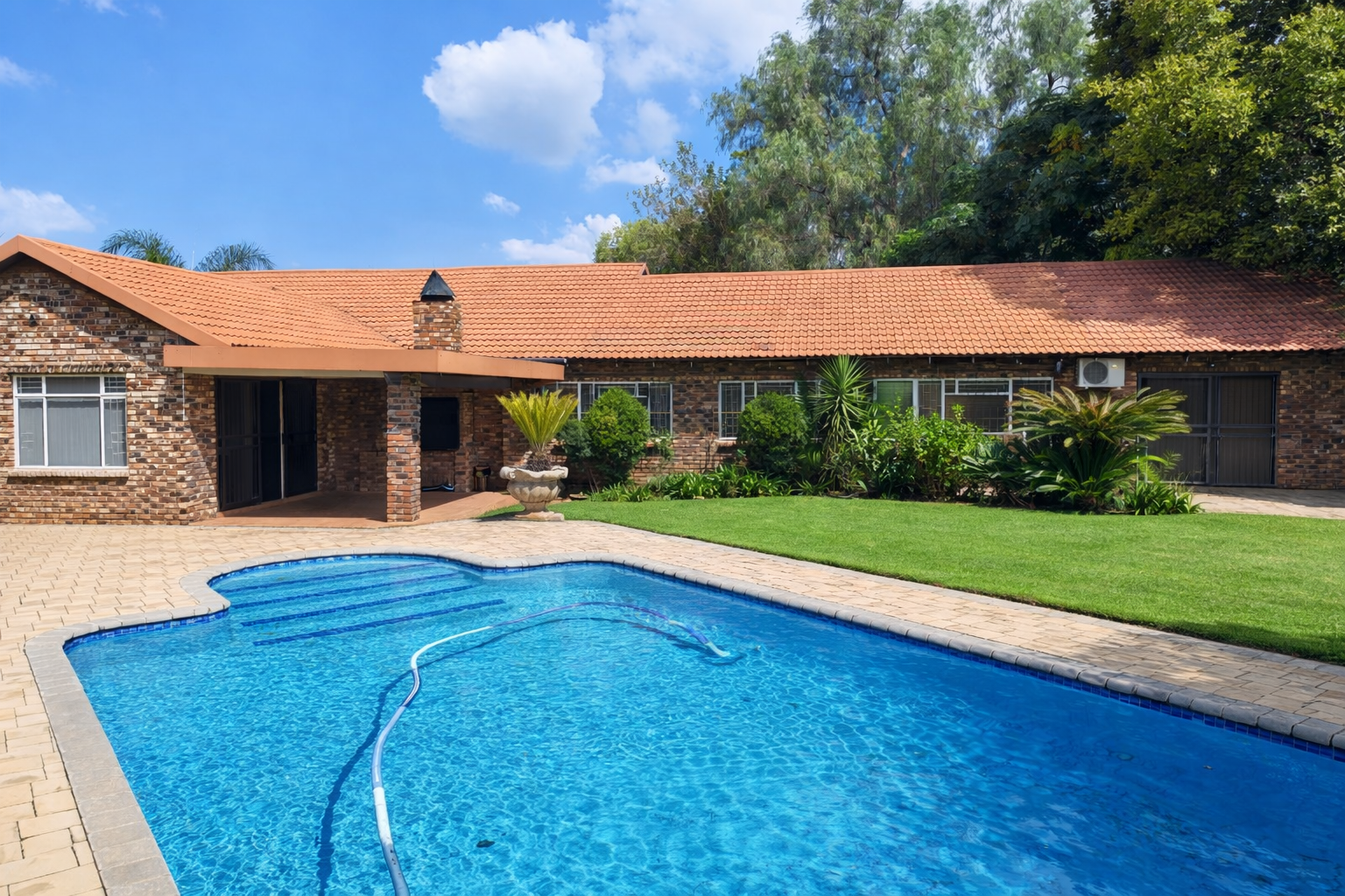 Luxurious 4-Bedroom Home with Pool and Entertainment Haven