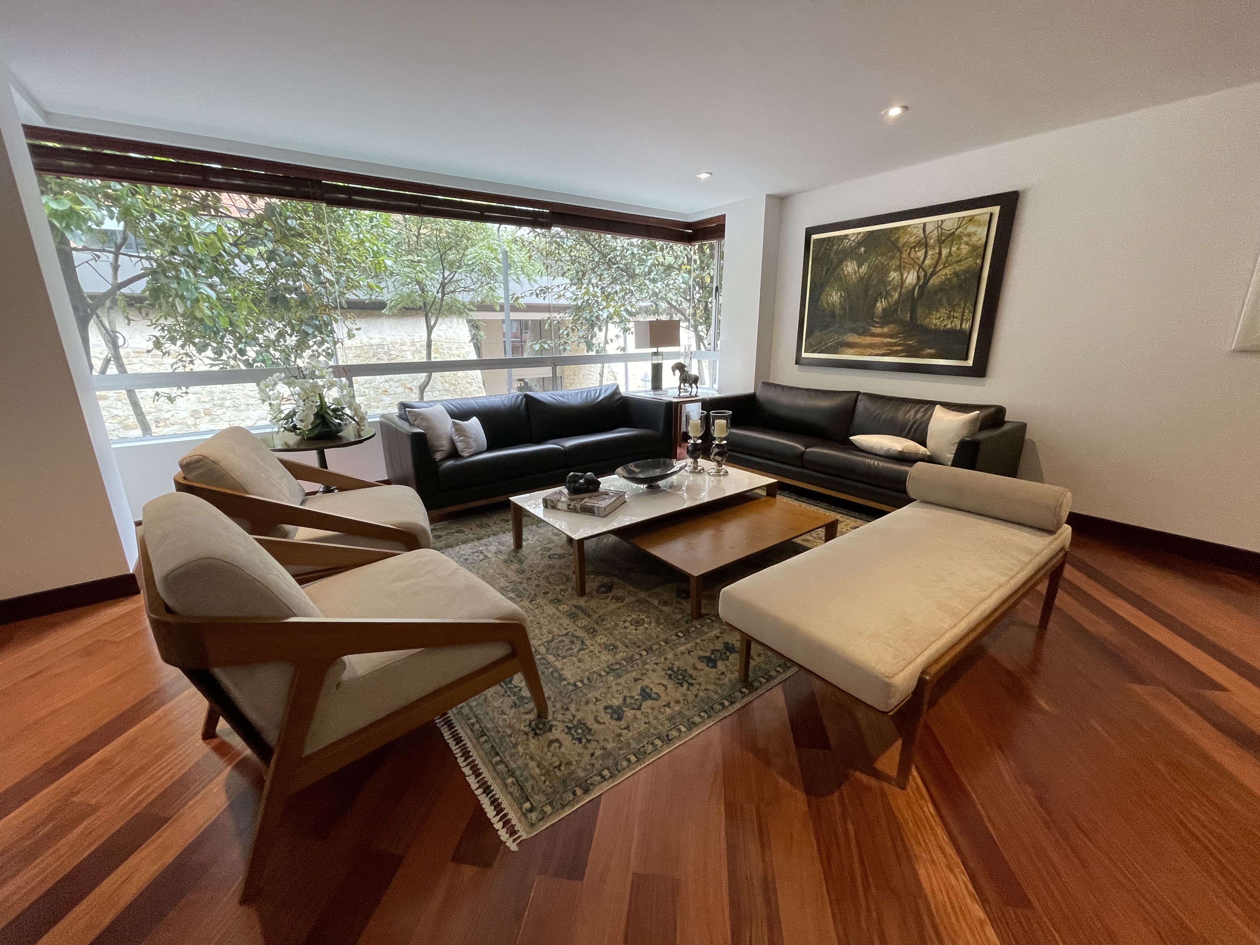 Apartamento con vista verde para venta en Rosales bajo