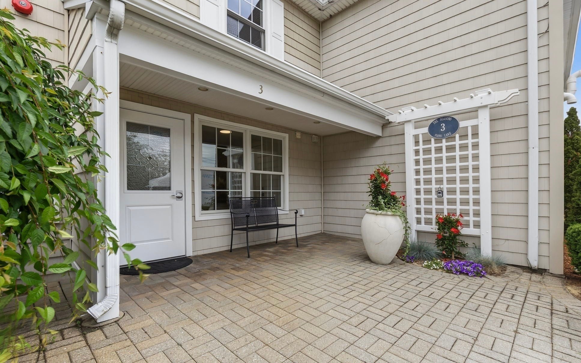 Beautifully Renovated 55+ Condo