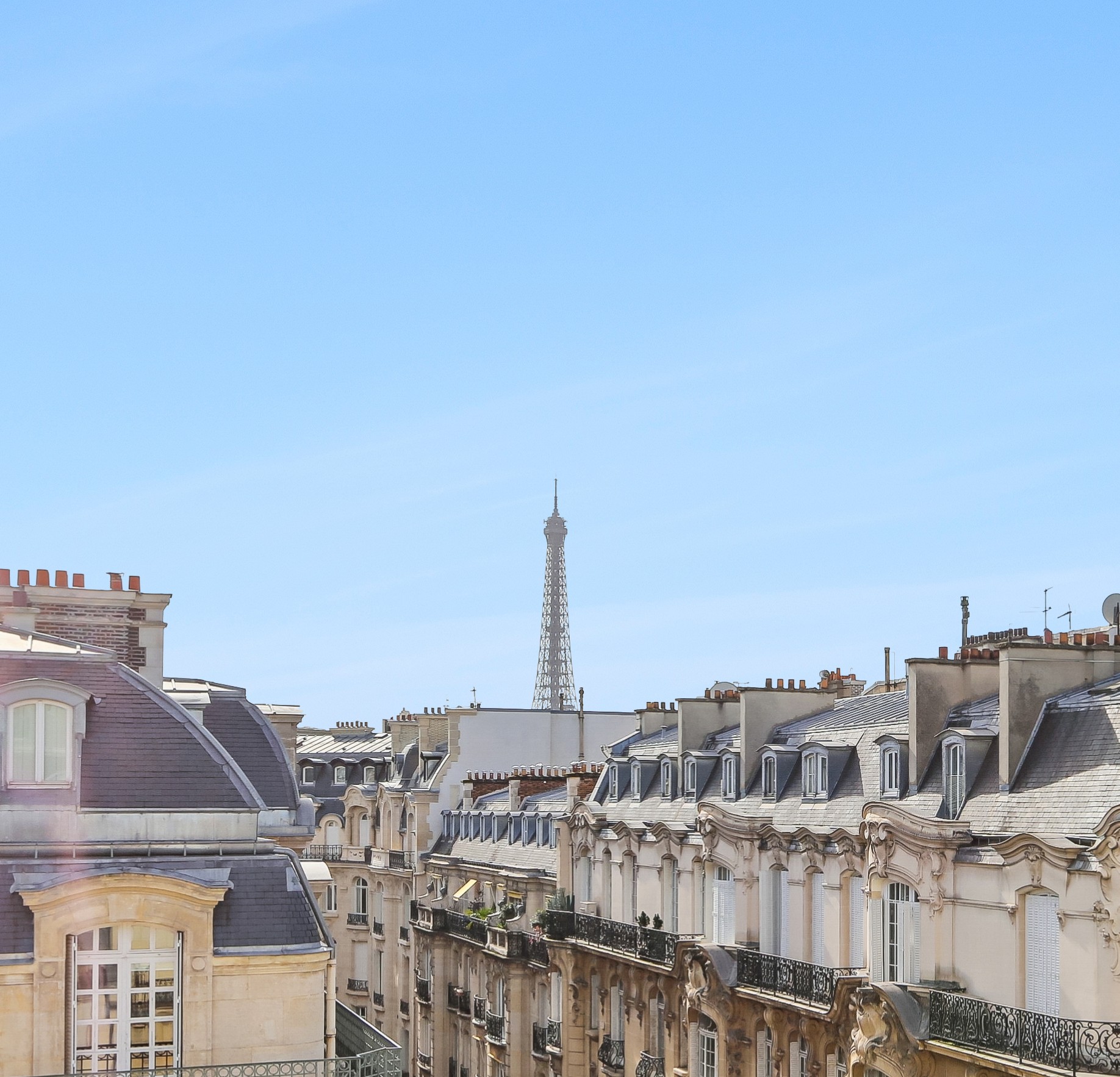 Klimatisierte Wohnung im obersten Stock – 3 bis 5 Zimmer – nahe Place Victor Hugo und Arc de Triomphe