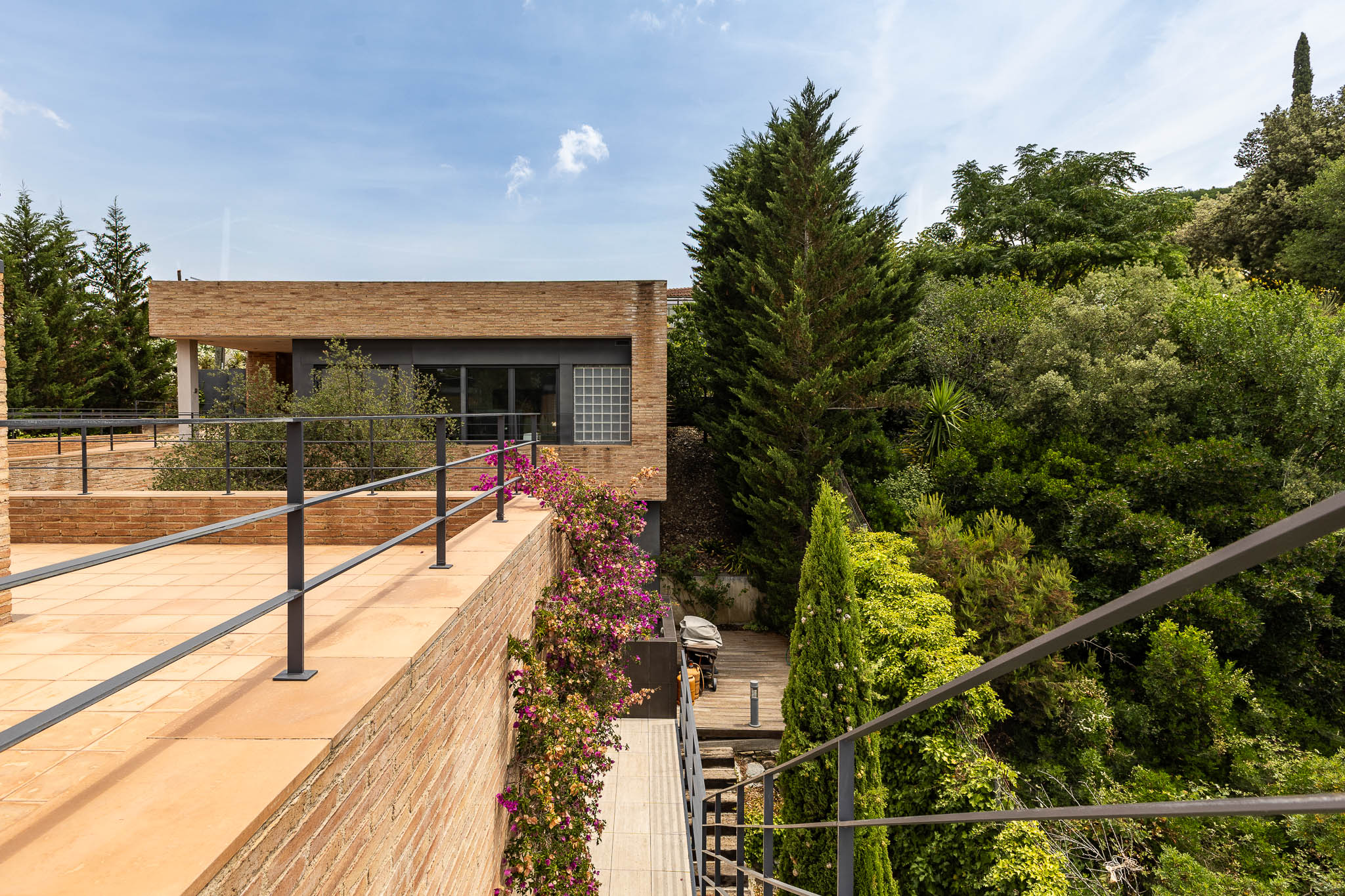 Privacy elevated to its highest expression in a contemporary architecture residence.