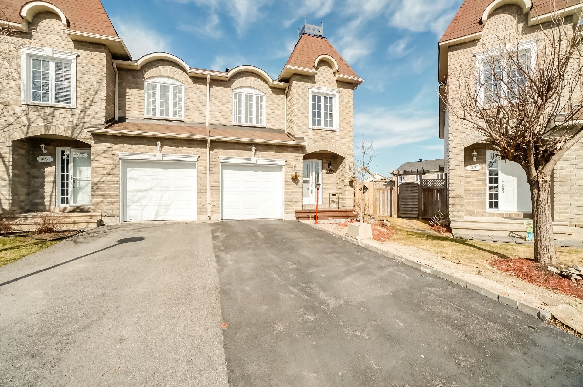 Beautiful & spacious house for rent in Aylmer!