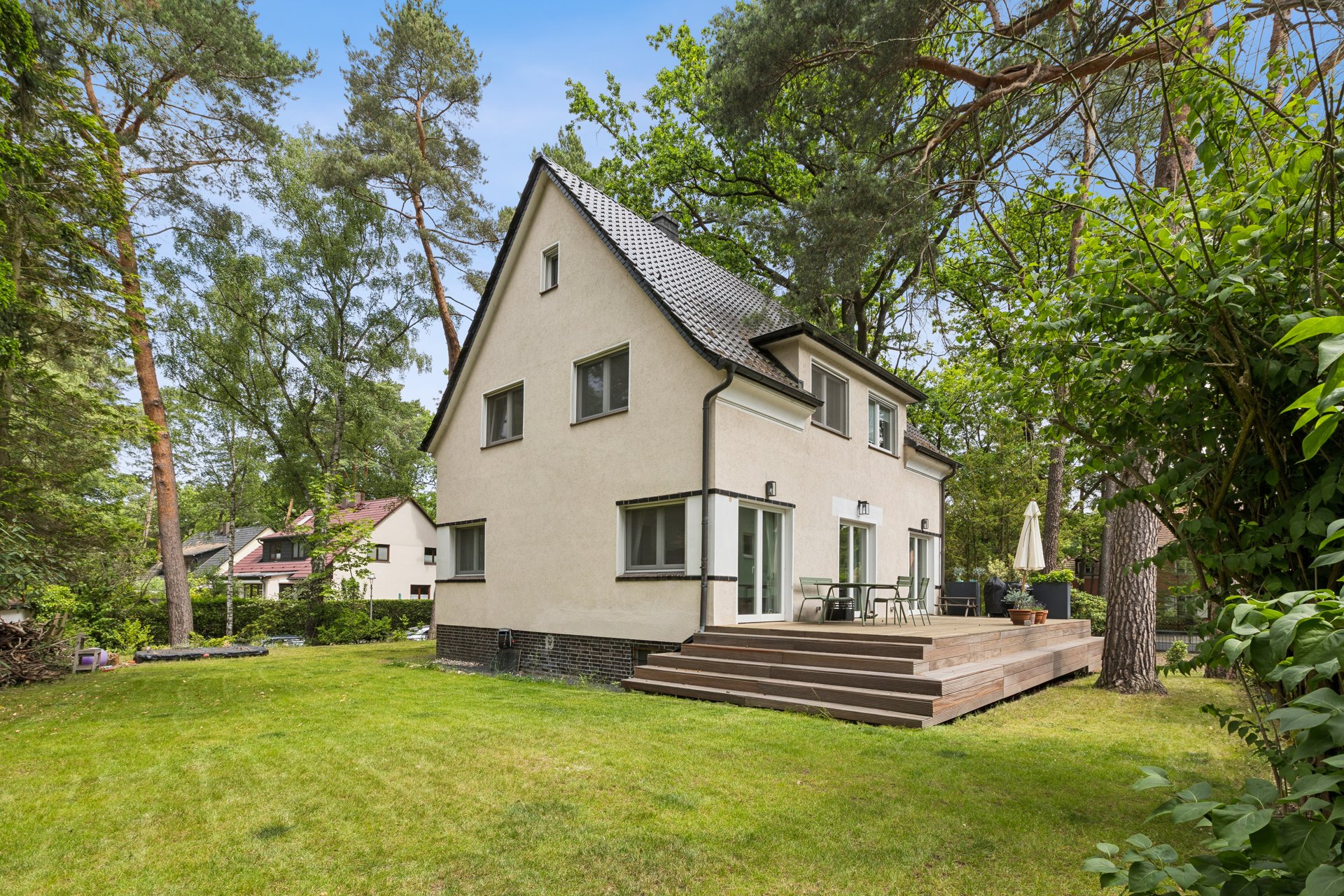 Hochwertig saniertes Einfamilienhaus