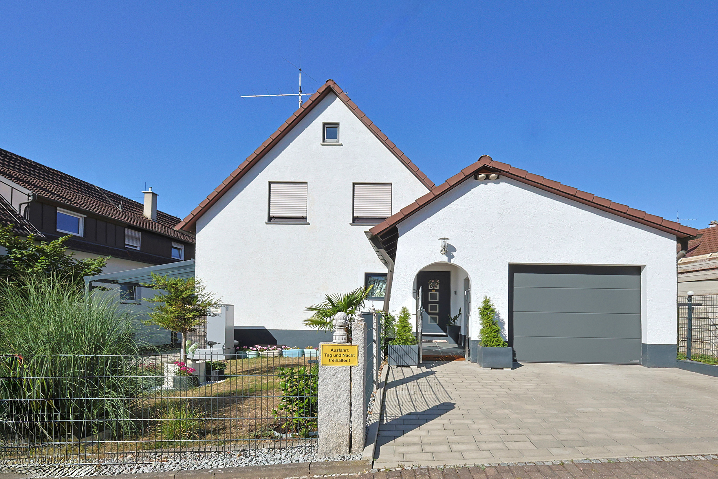Umfassend saniertes Einfamilienhaus mit charmantem Garten