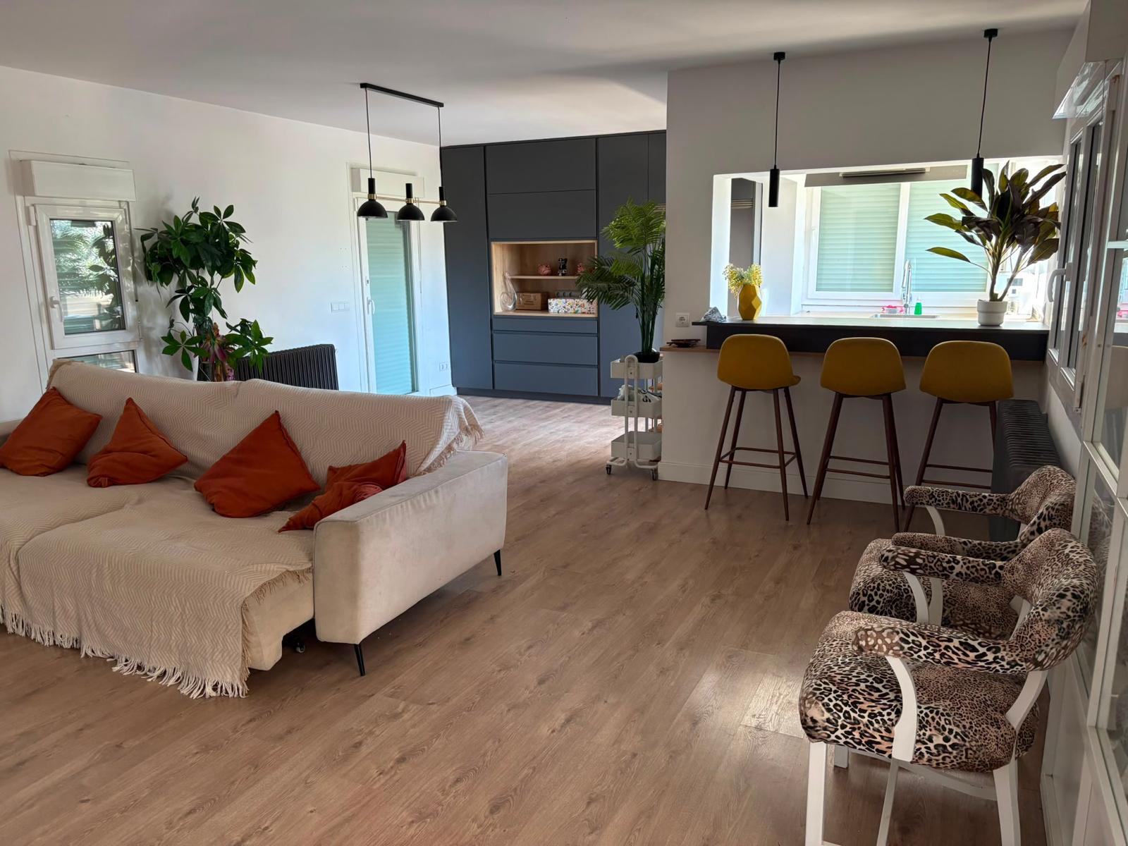 Exclusive renovated detached rustic-style chalet with a large garden in Las Matas