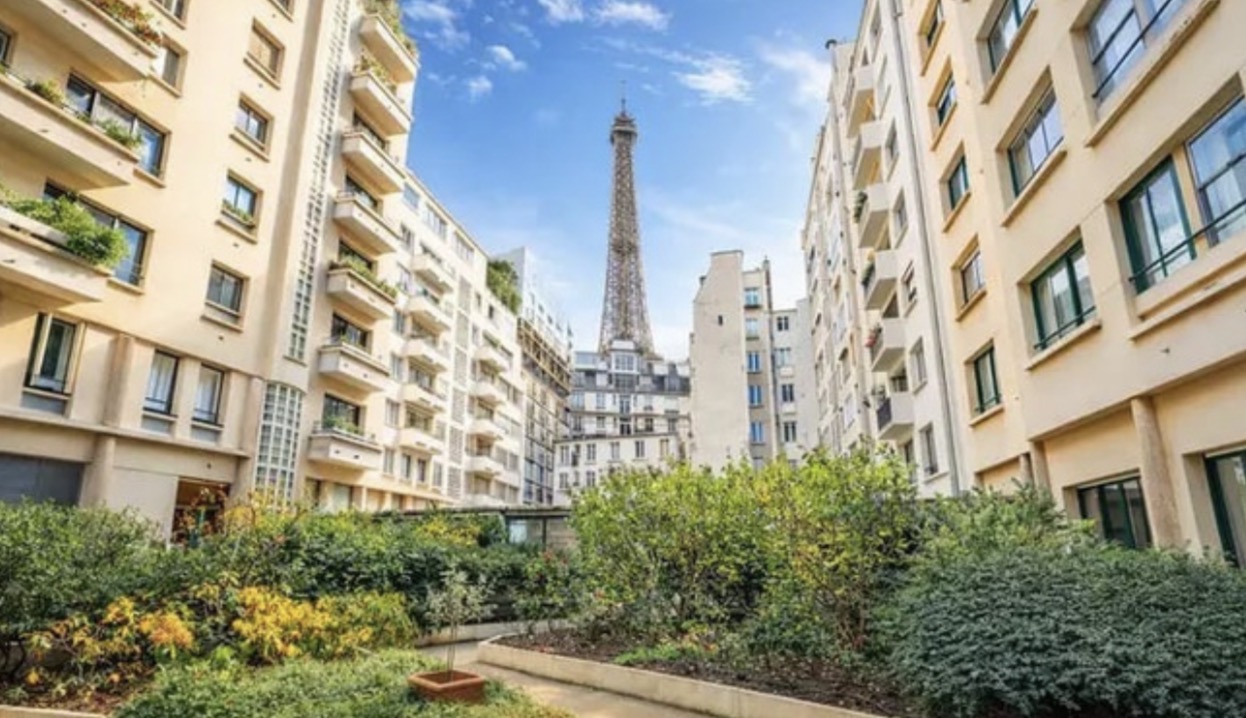Gros Caillou - 2 Bedrooms - Balcony - 3rd floor