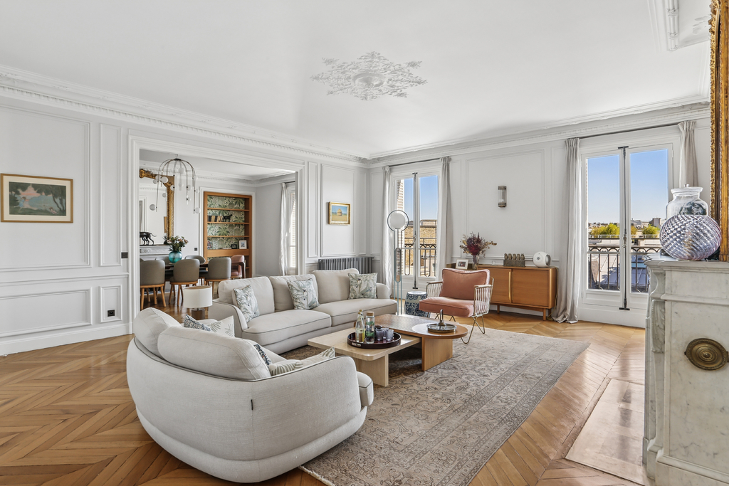 Top floor - Only one on the landing - Exceptional property