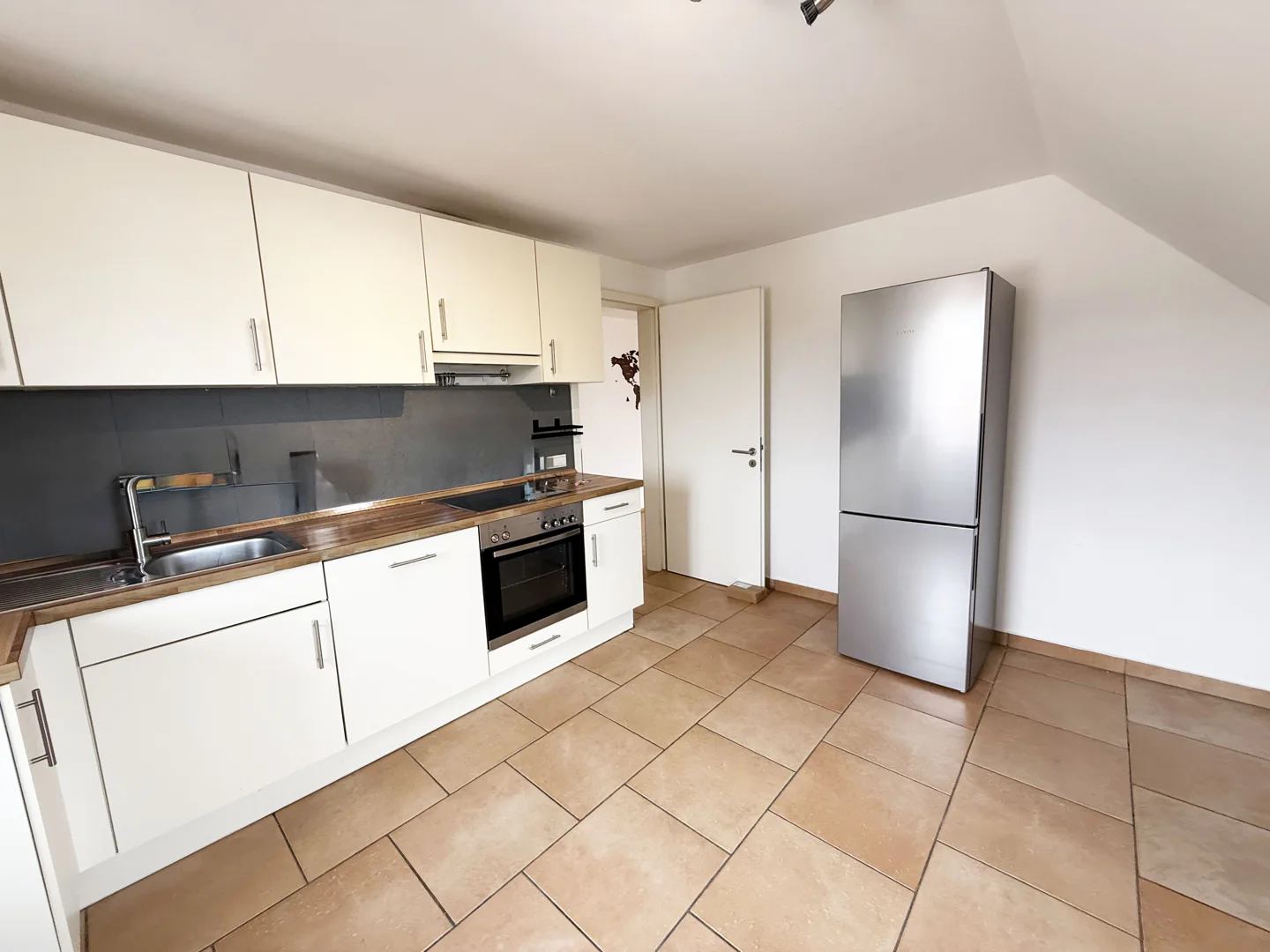 Großzügige 5-Zimmer-Maisonettewohnung in gefragter Lage - Photo 2