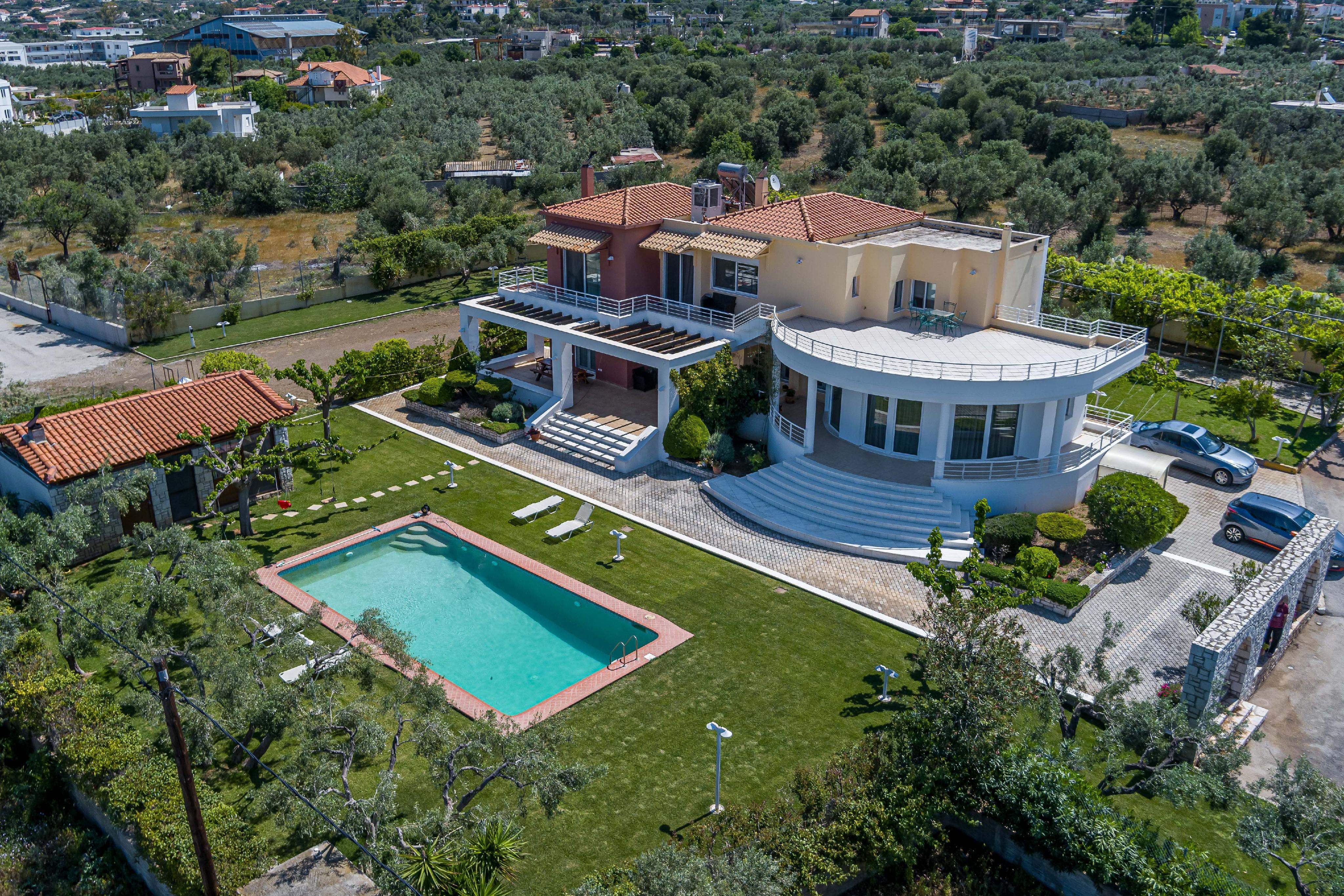 Luxury villa with panoramic view of the Corinthian Gulf – Isthmus of Loutraki