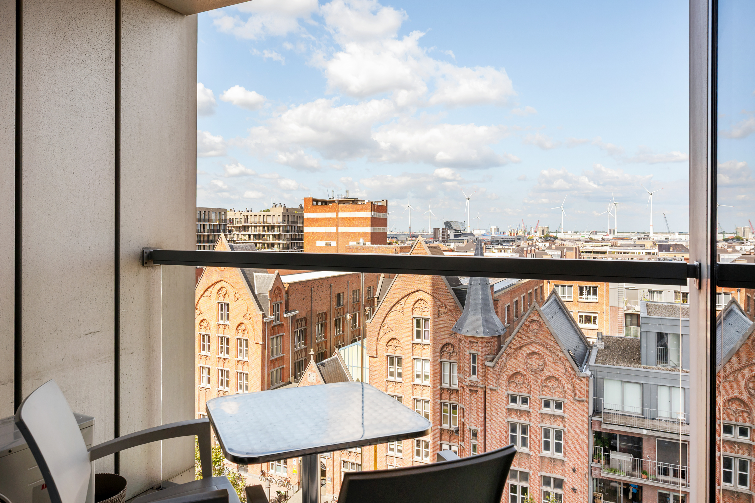 Wonen in de iconische London Tower op het Eilandje