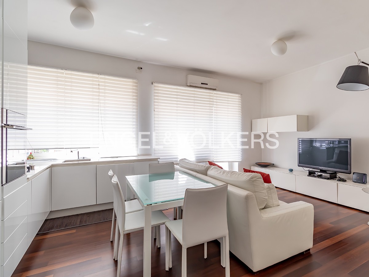 Design two-room Apartment in Ponte Milvio