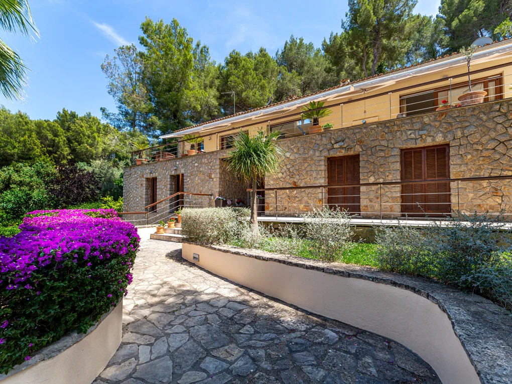 Great mediterranean villa in Son Vida