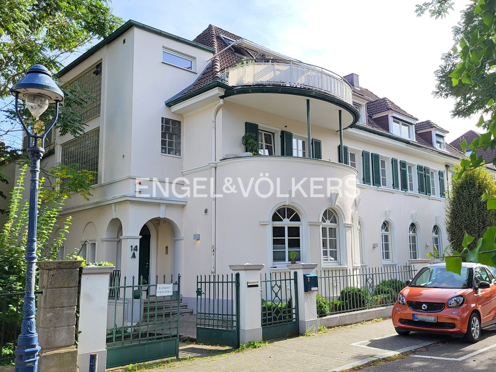 Architektonische Designer-Maisonette im exklusiven Philosophenviertel!