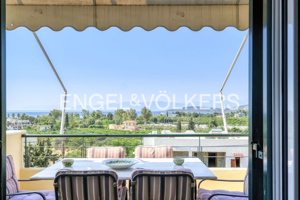 Modern Seaview Maisonette in Drepano