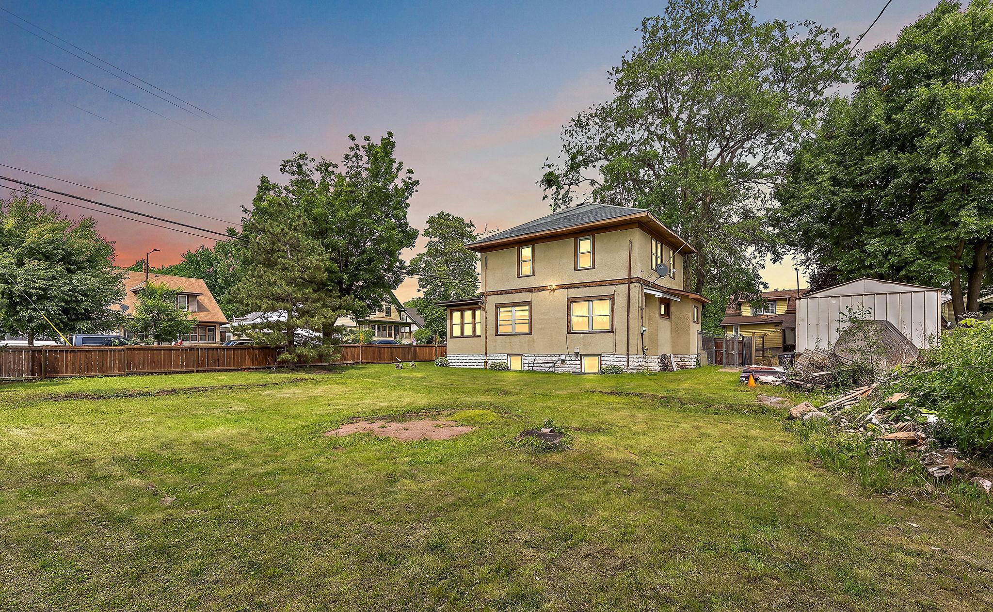 Refined 6-BR City Home: Double Corner Lot & New Roof