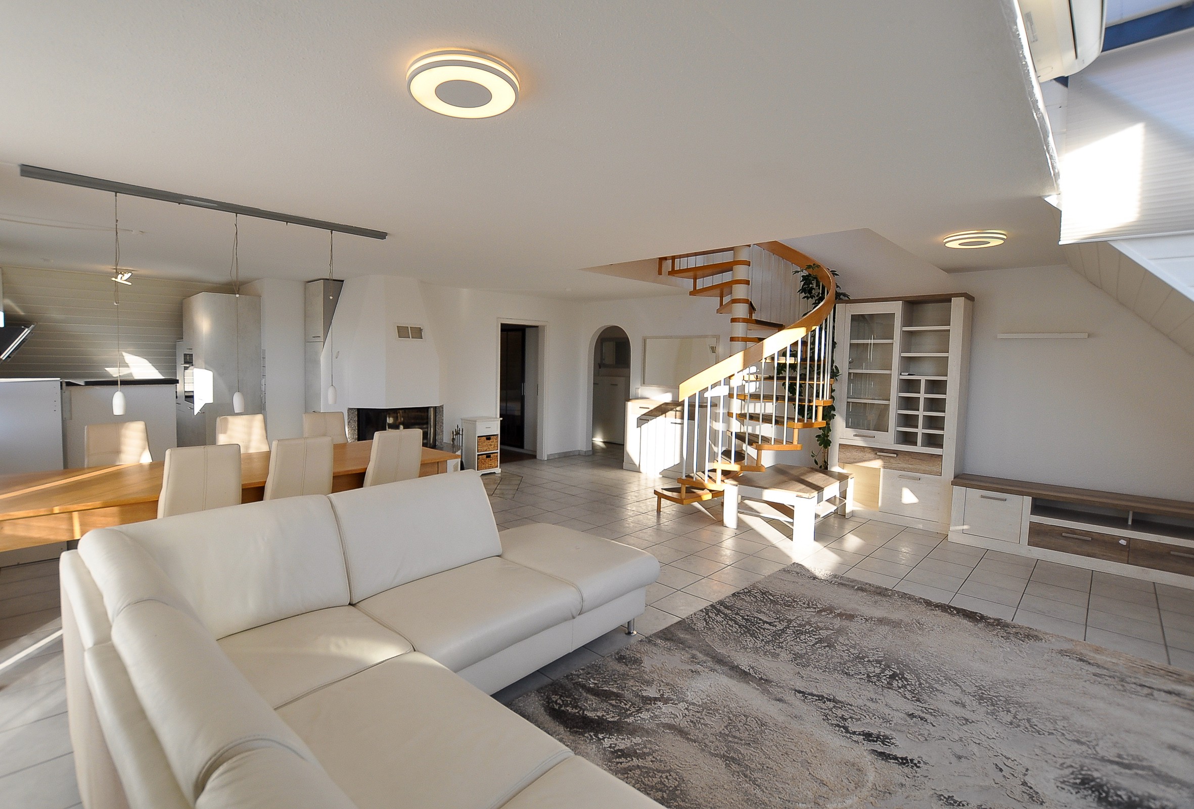 Bezugsfrei & Renoviert - Maisonette mit vielen Annehmlichkeiten
