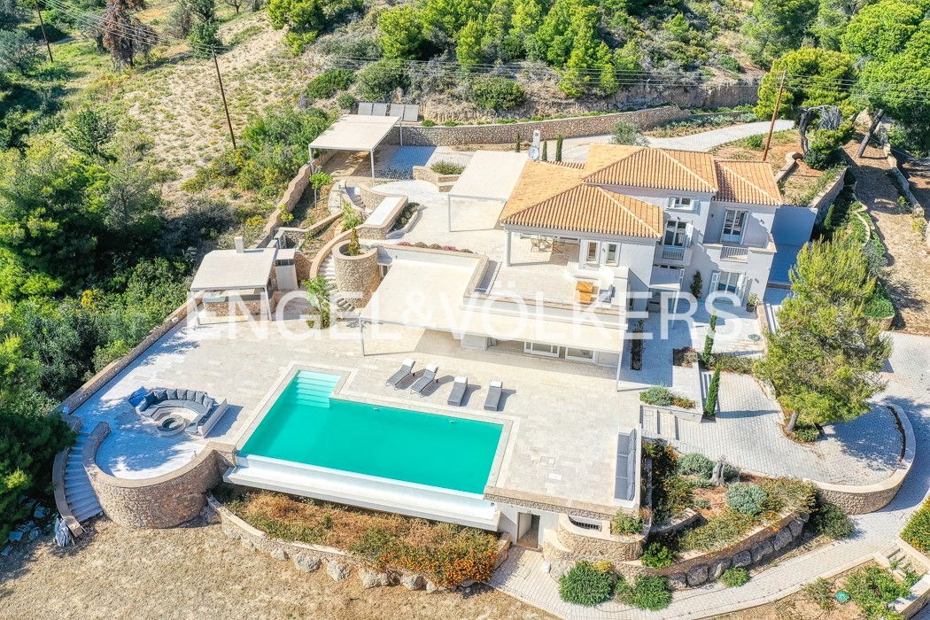 Stunning Villa Magnifica, Near the Beach in Porto Heli, Argolida