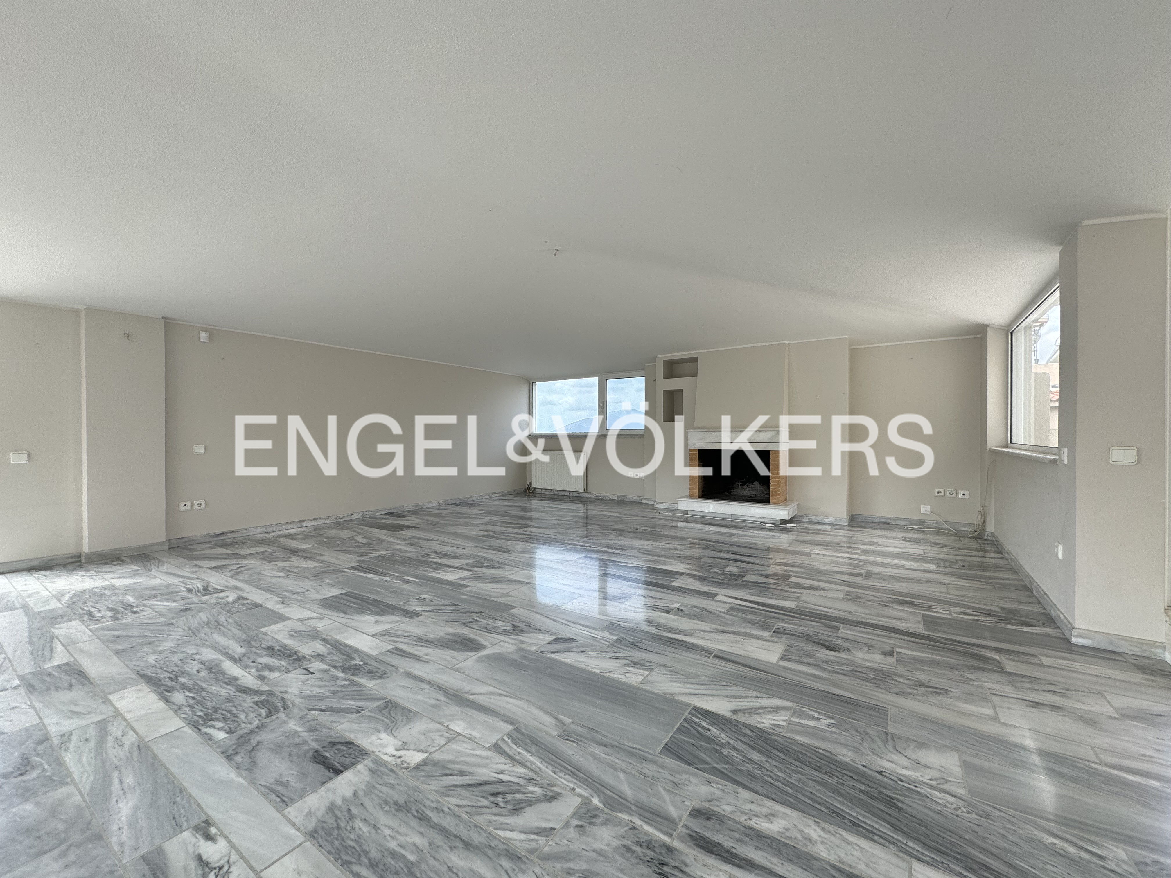 Gorgeous floor-apartment in Melissia