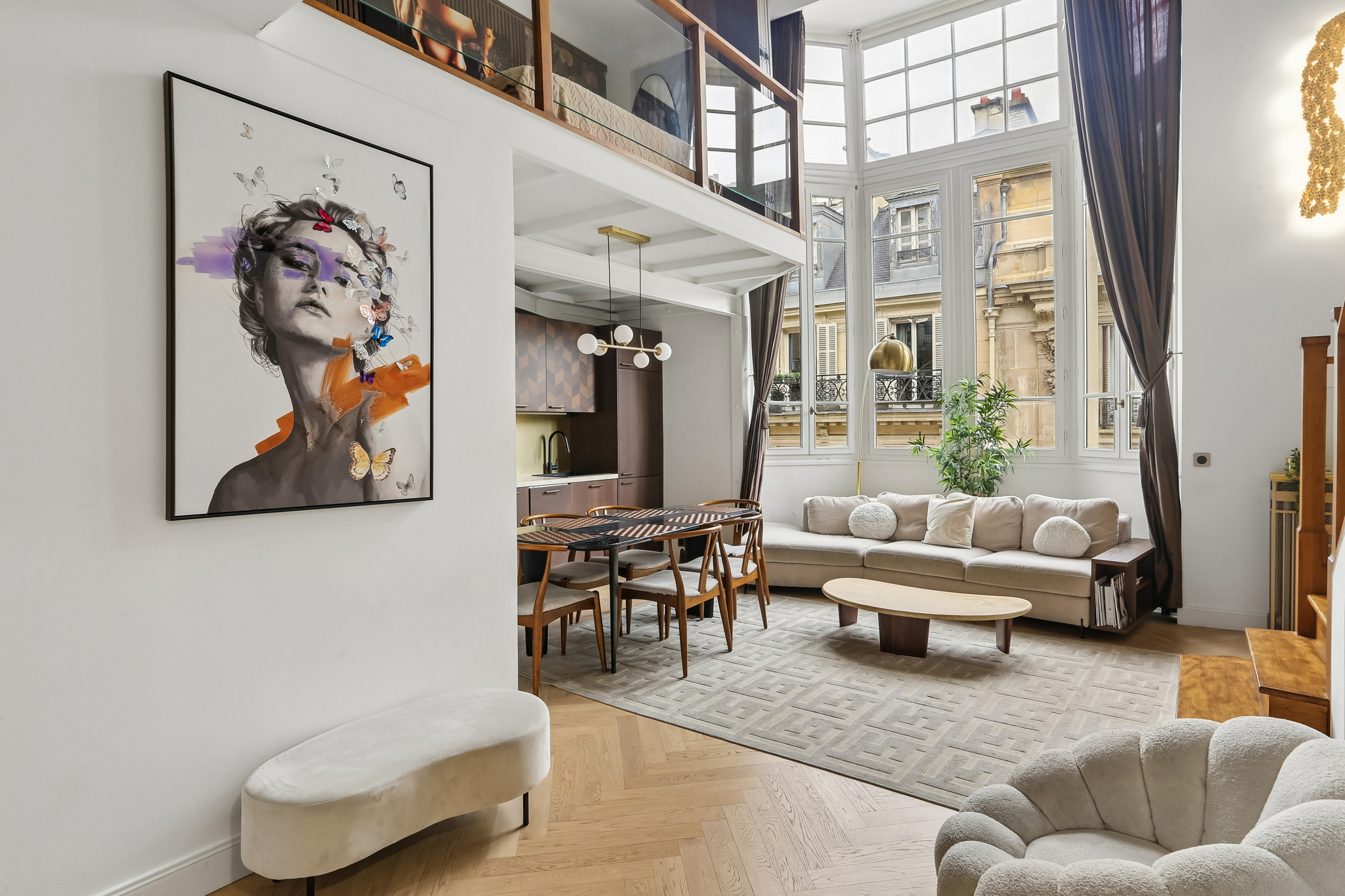 Paris 8th – Golden Triangle – Renovated charming duplex with a luxury hotel suite feel