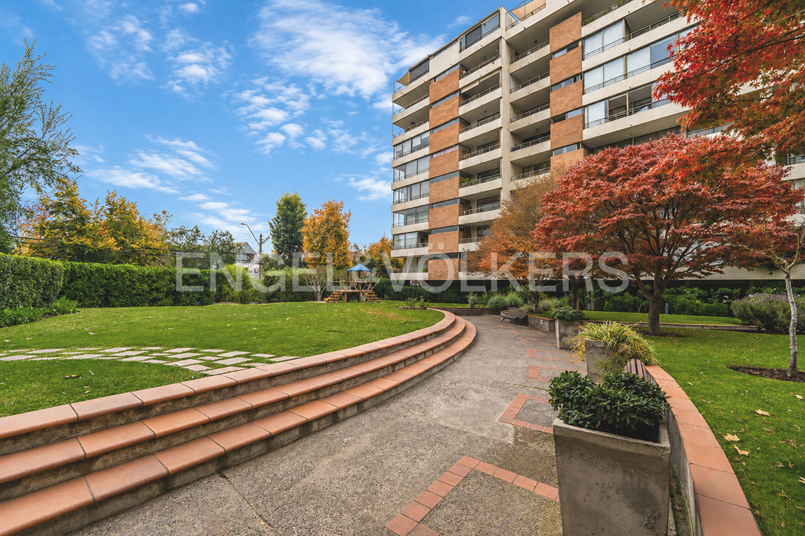 Arriendo departamento en condominio sector La Llavería