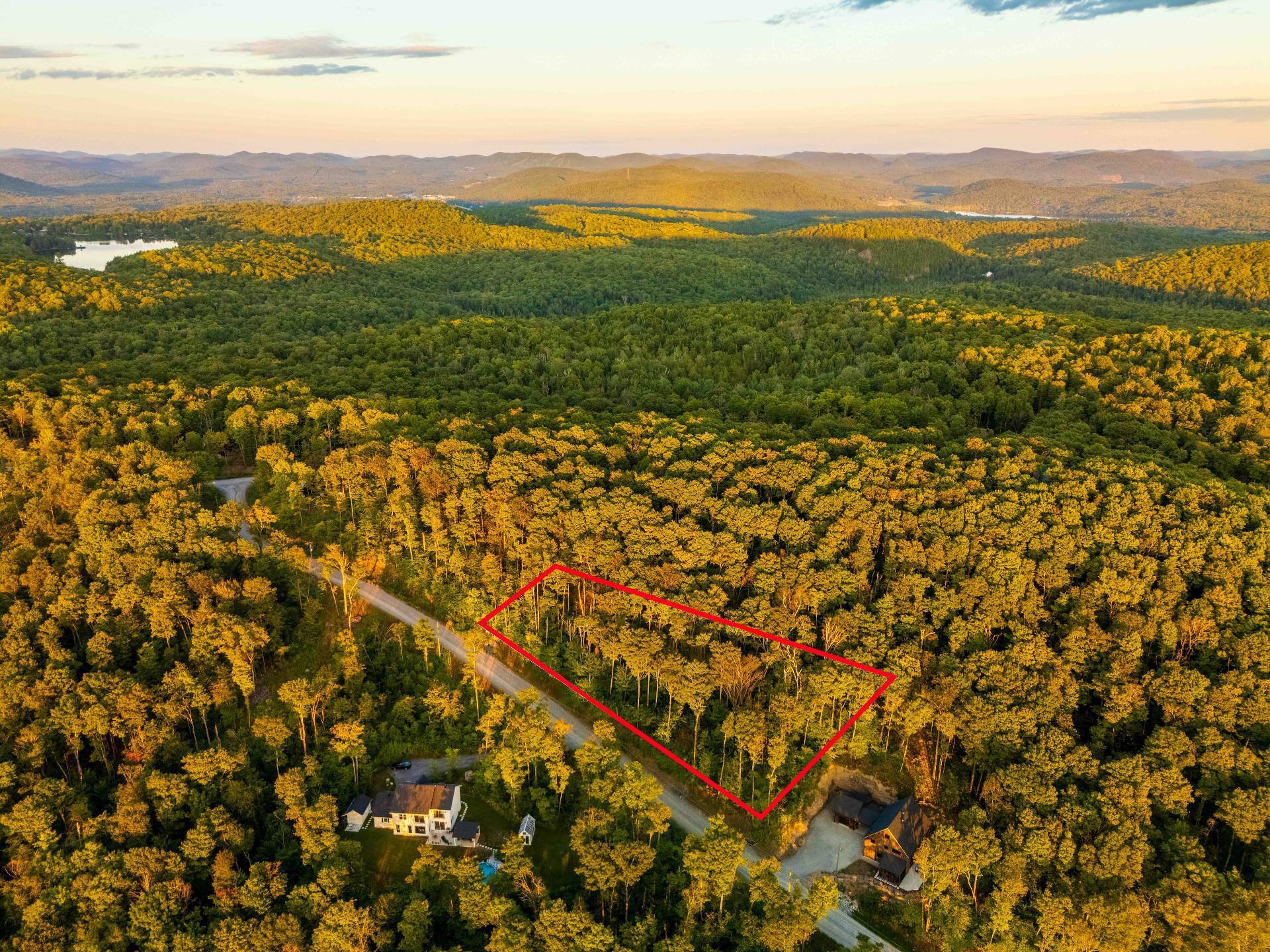 Exceptional natural setting with spectacular mountain views