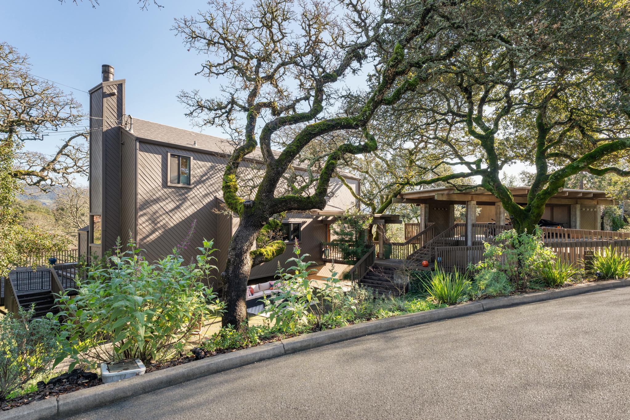 A Rare Robert Gianelli-designed Mid-Century Modern Residence