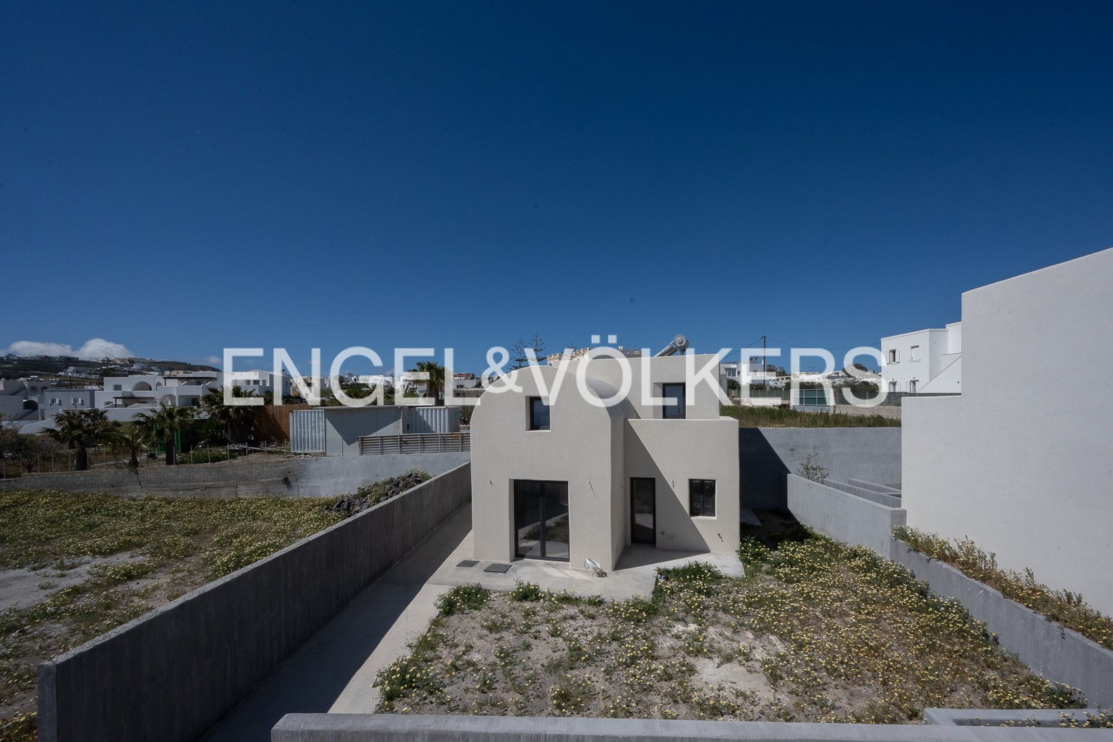 Idyllic Santorini Sanctuary with Panoramic Views