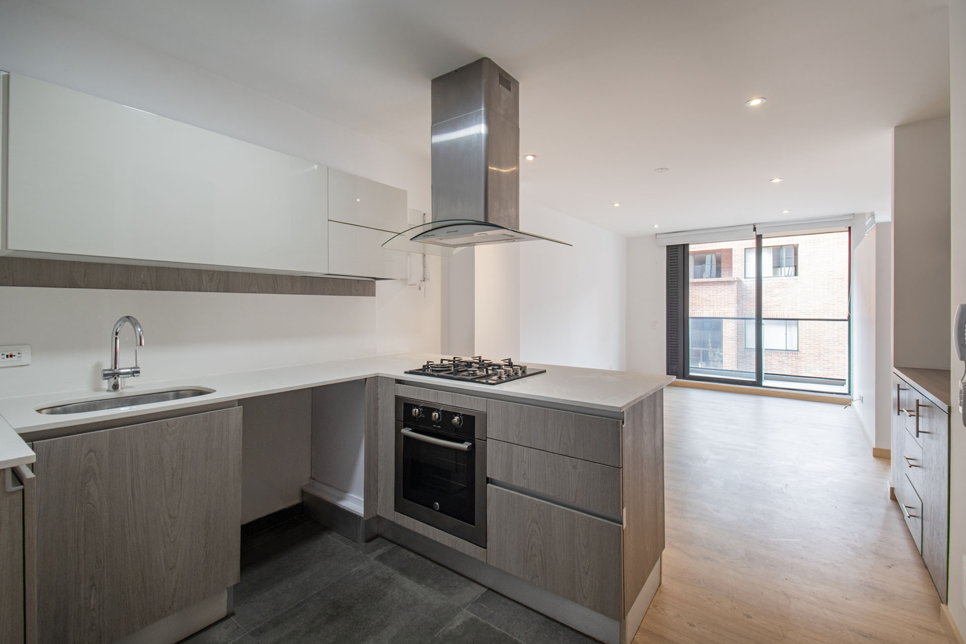 Apartamento con balcón para venta en Santa Bárbara